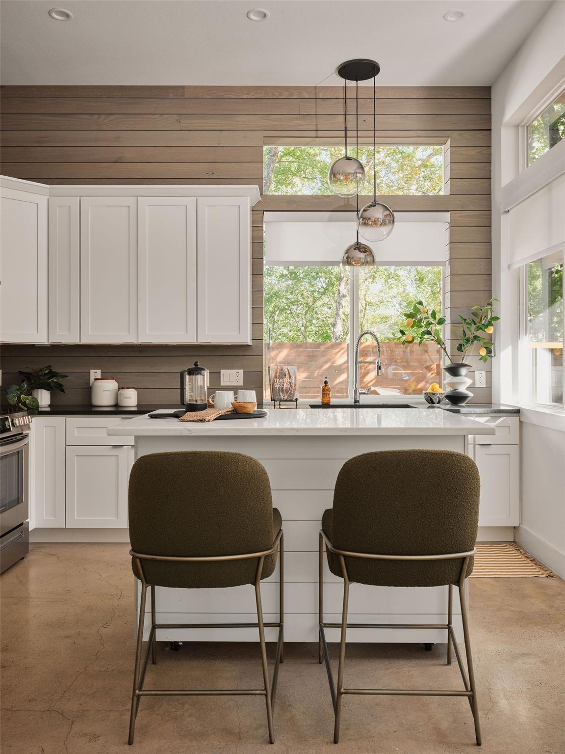 2806 Lyons Rd # 1, Austin, TX 78702