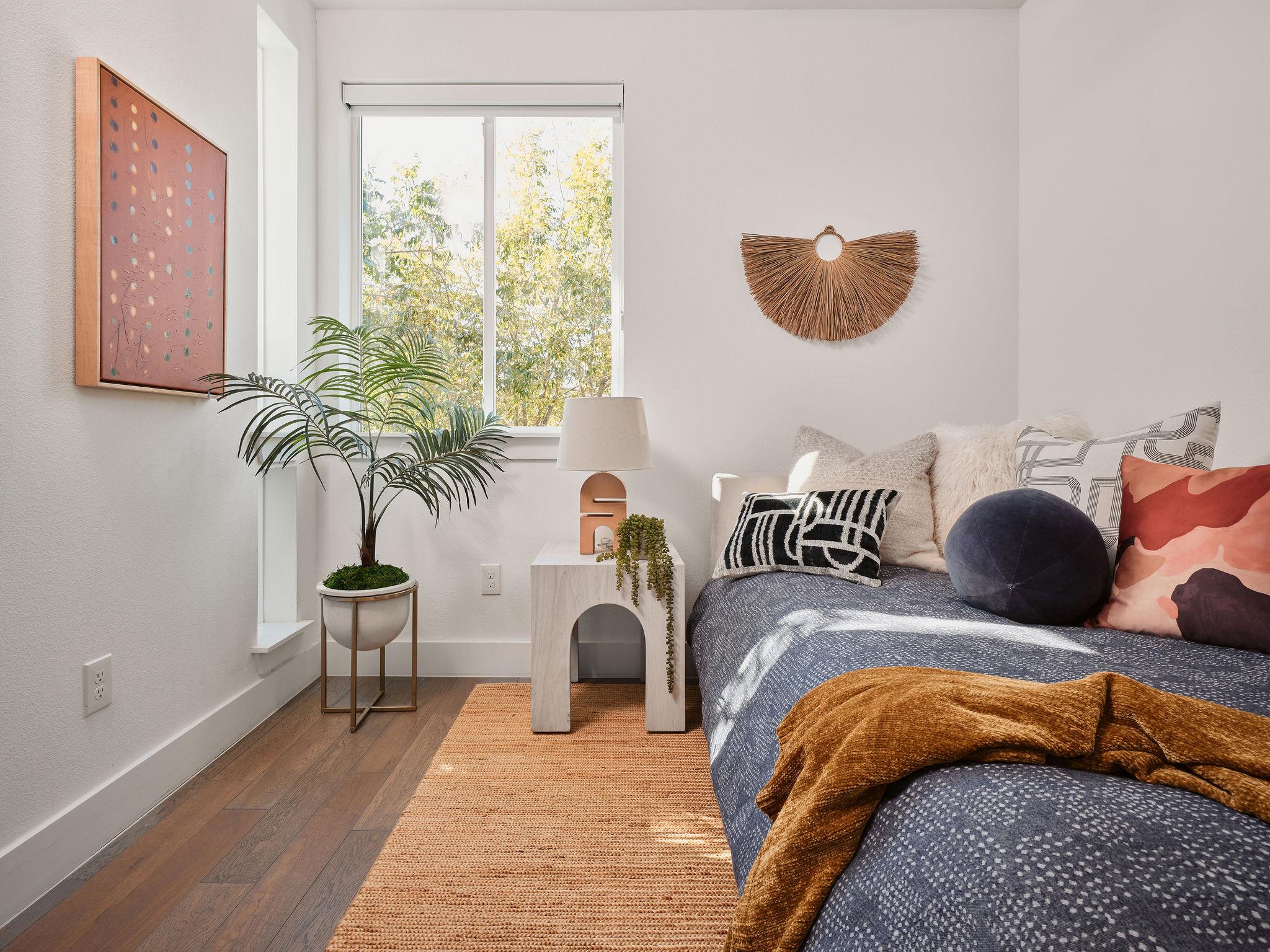 2806 Lyons Rd # 1, Austin, TX 78702