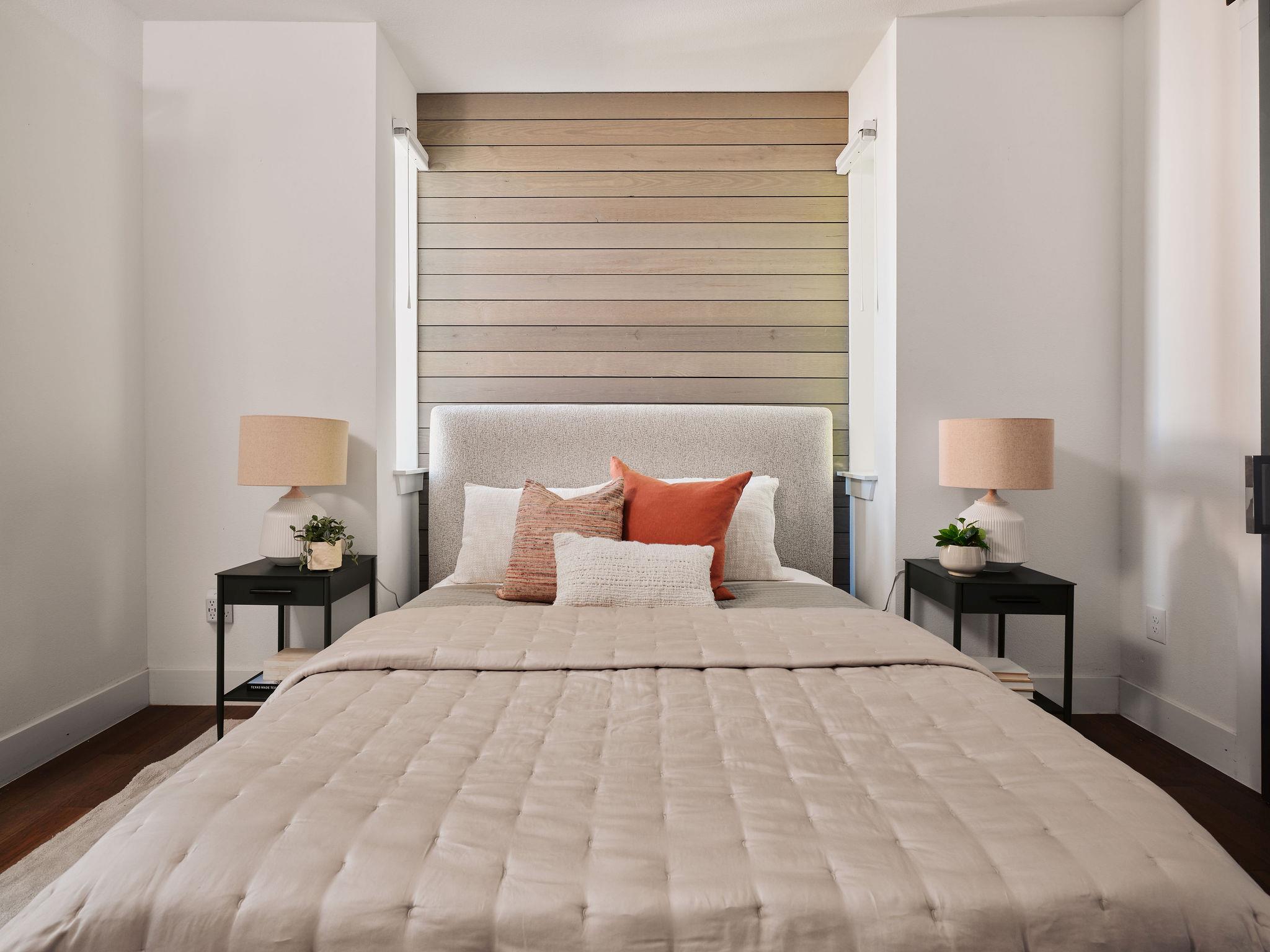 2806 Lyons Rd # 1, Austin, TX 78702