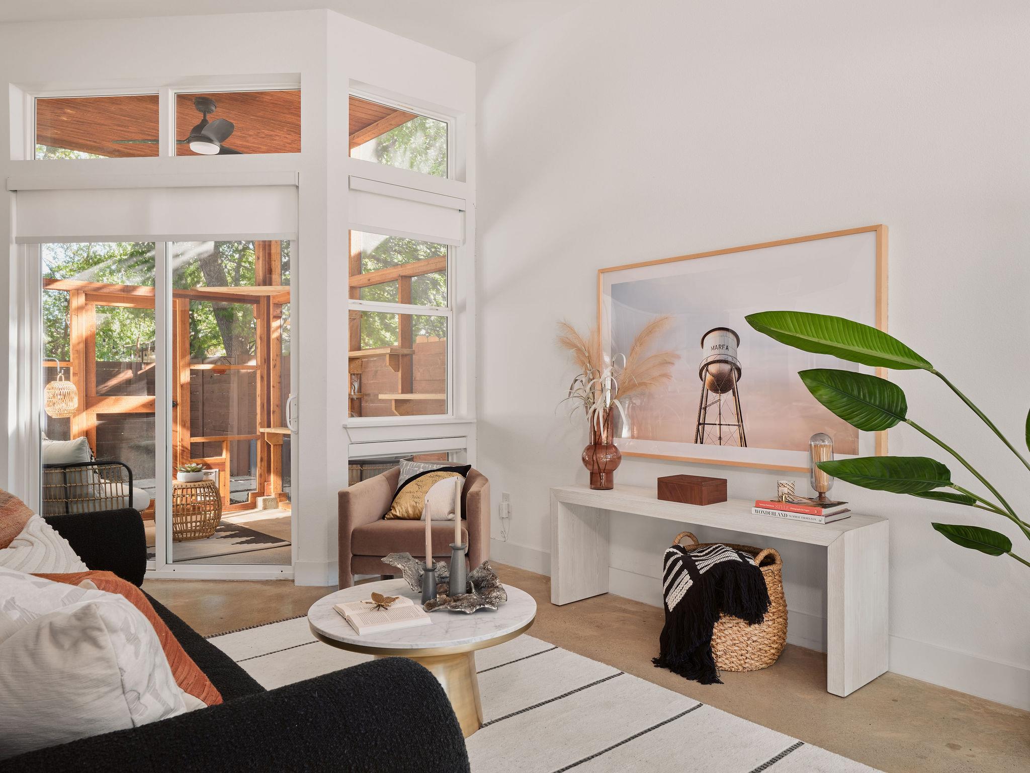 2806 Lyons Rd # 1, Austin, TX 78702