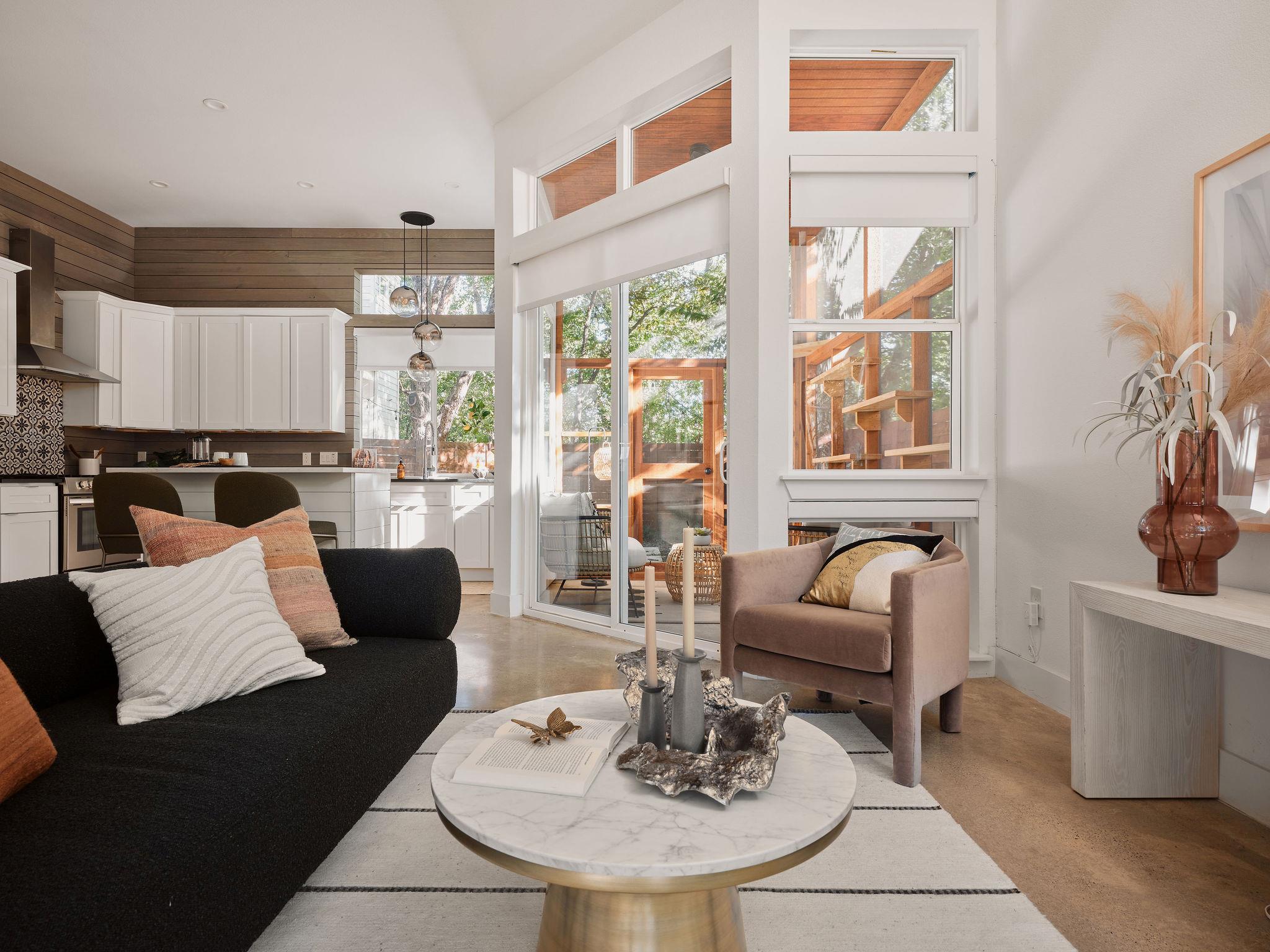 2806 Lyons Rd # 1, Austin, TX 78702