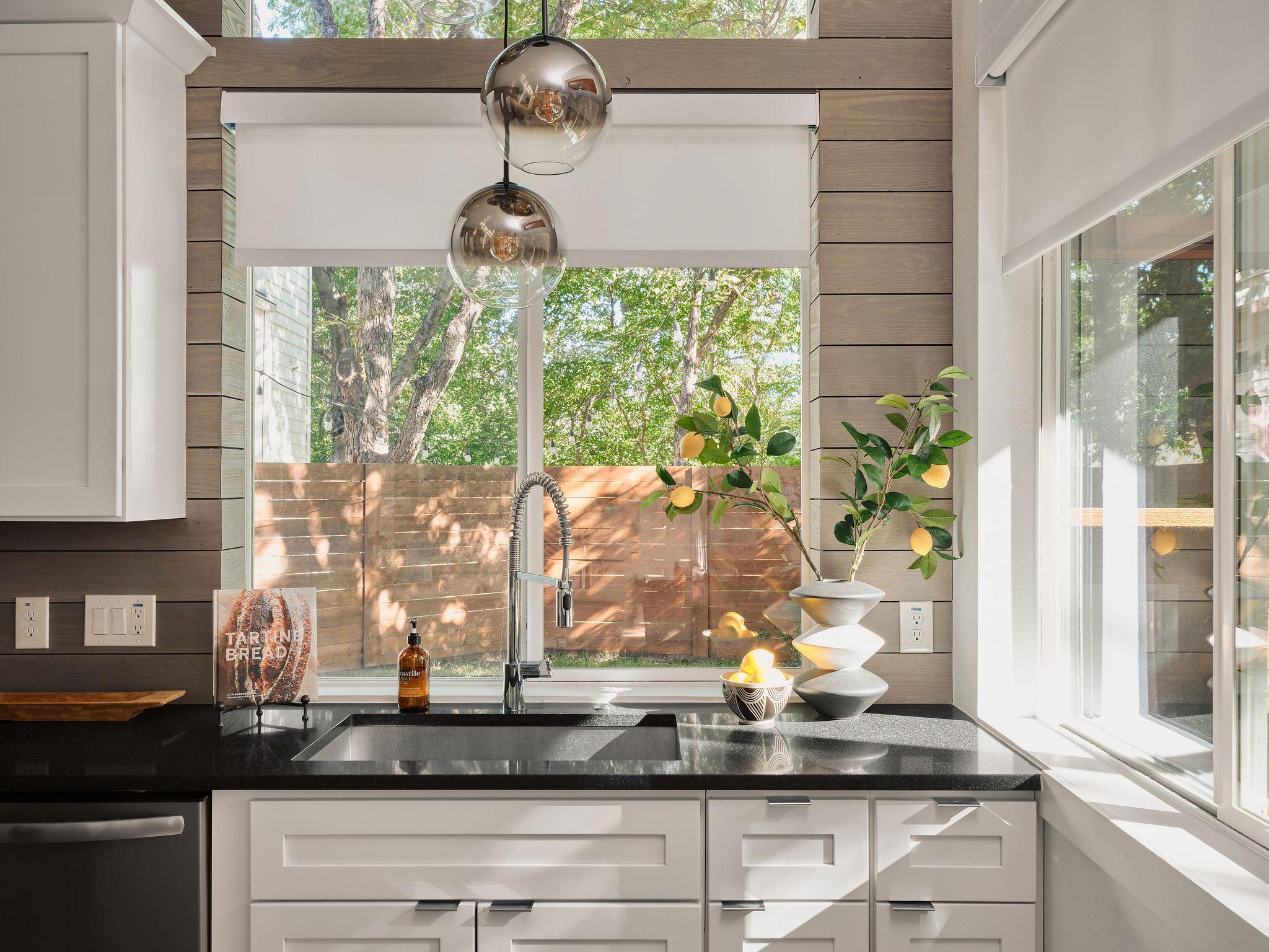 2806 Lyons Rd # 1, Austin, TX 78702