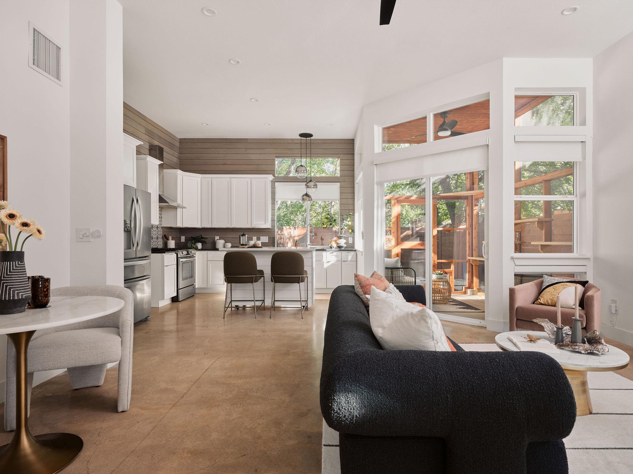 2806 Lyons Rd # 1, Austin, TX 78702