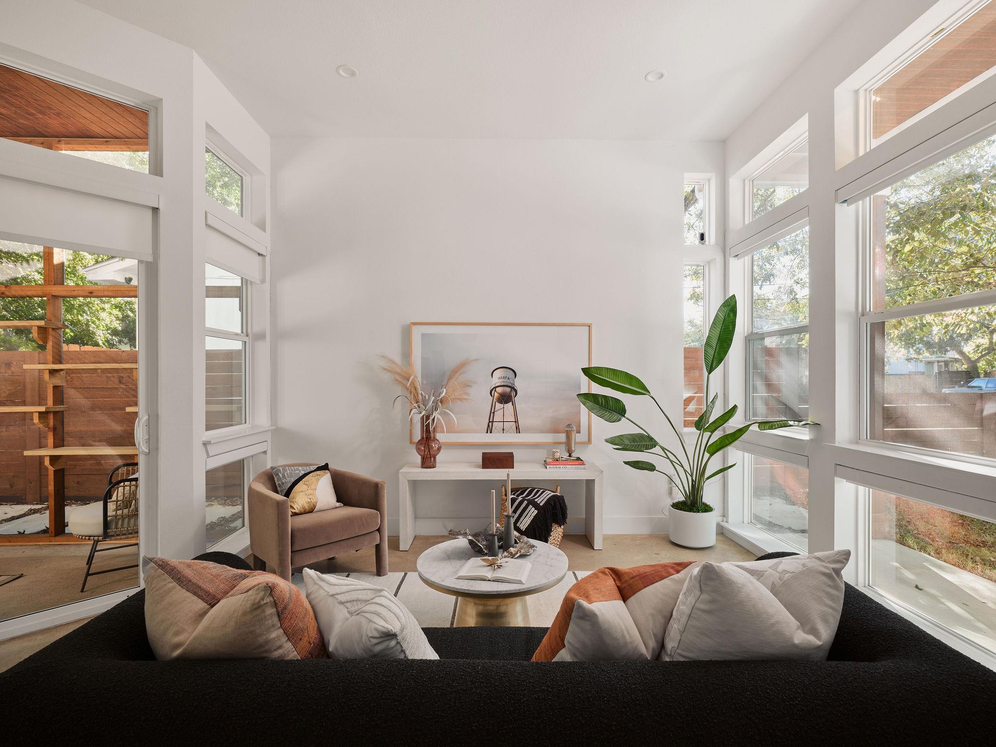 2806 Lyons Rd # 1, Austin, TX 78702