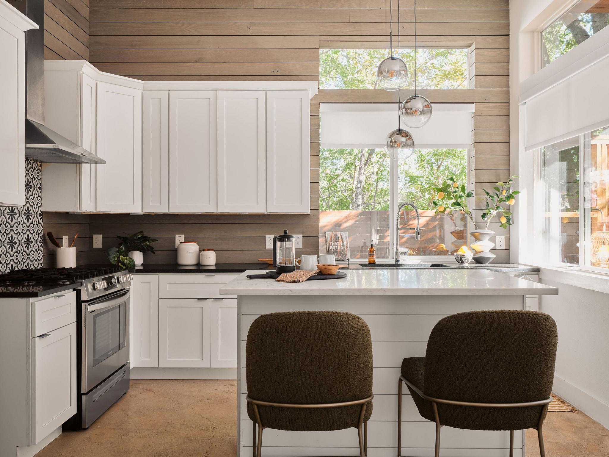 2806 Lyons Rd # 1, Austin, TX 78702