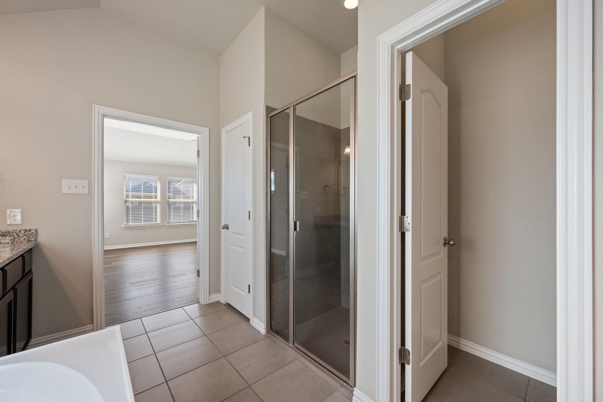 717 N Emory Cv, Hutto, TX 78634