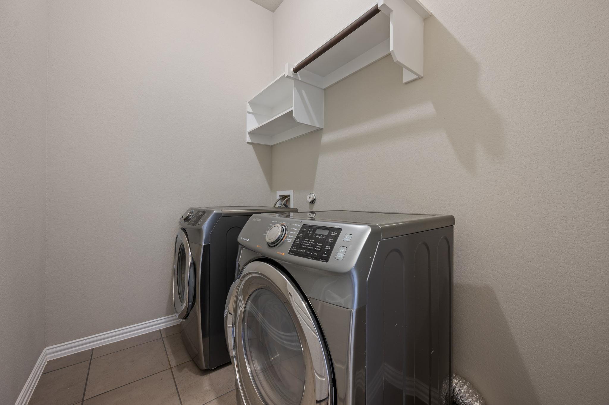 717 N Emory Cv, Hutto, TX 78634