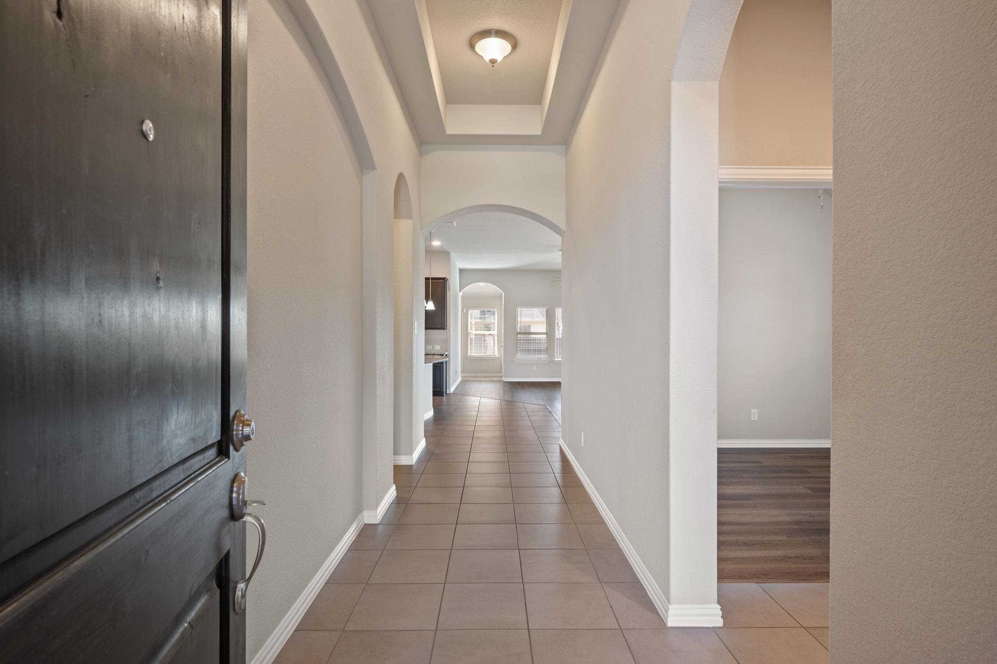 717 N Emory Cv, Hutto, TX 78634