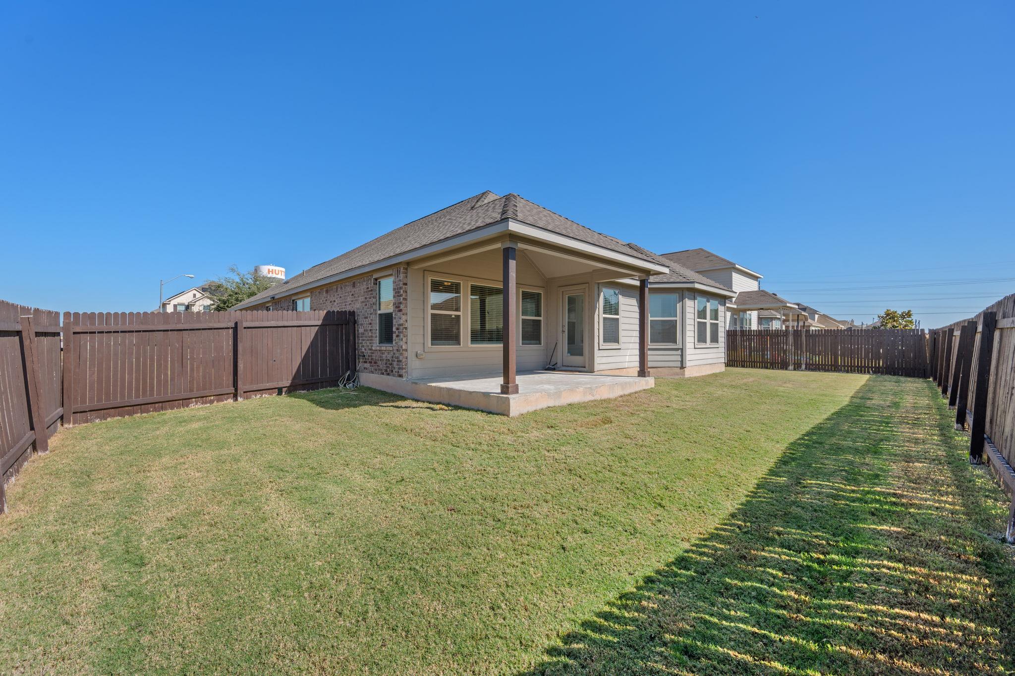 717 N Emory Cv, Hutto, TX 78634