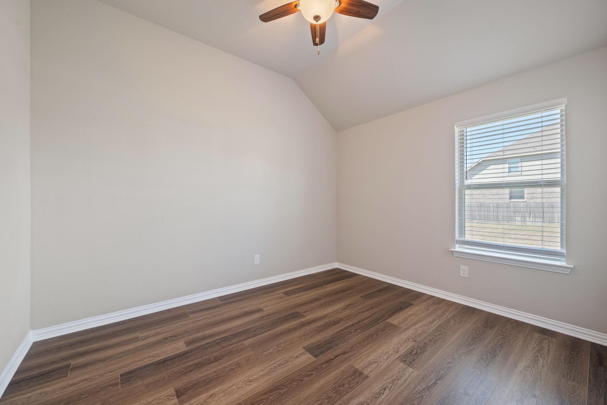 717 N Emory Cv, Hutto, TX 78634