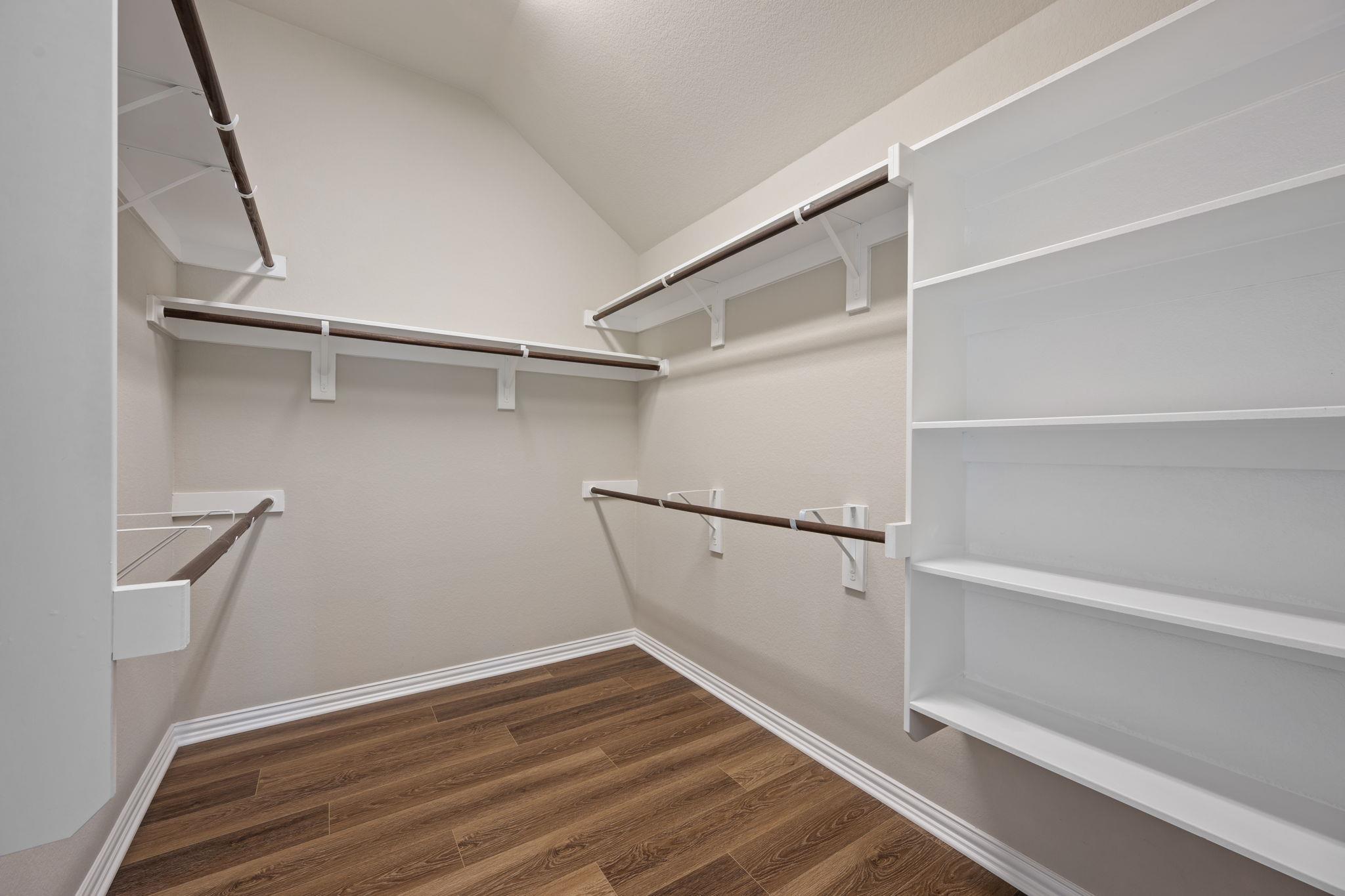 717 N Emory Cv, Hutto, TX 78634