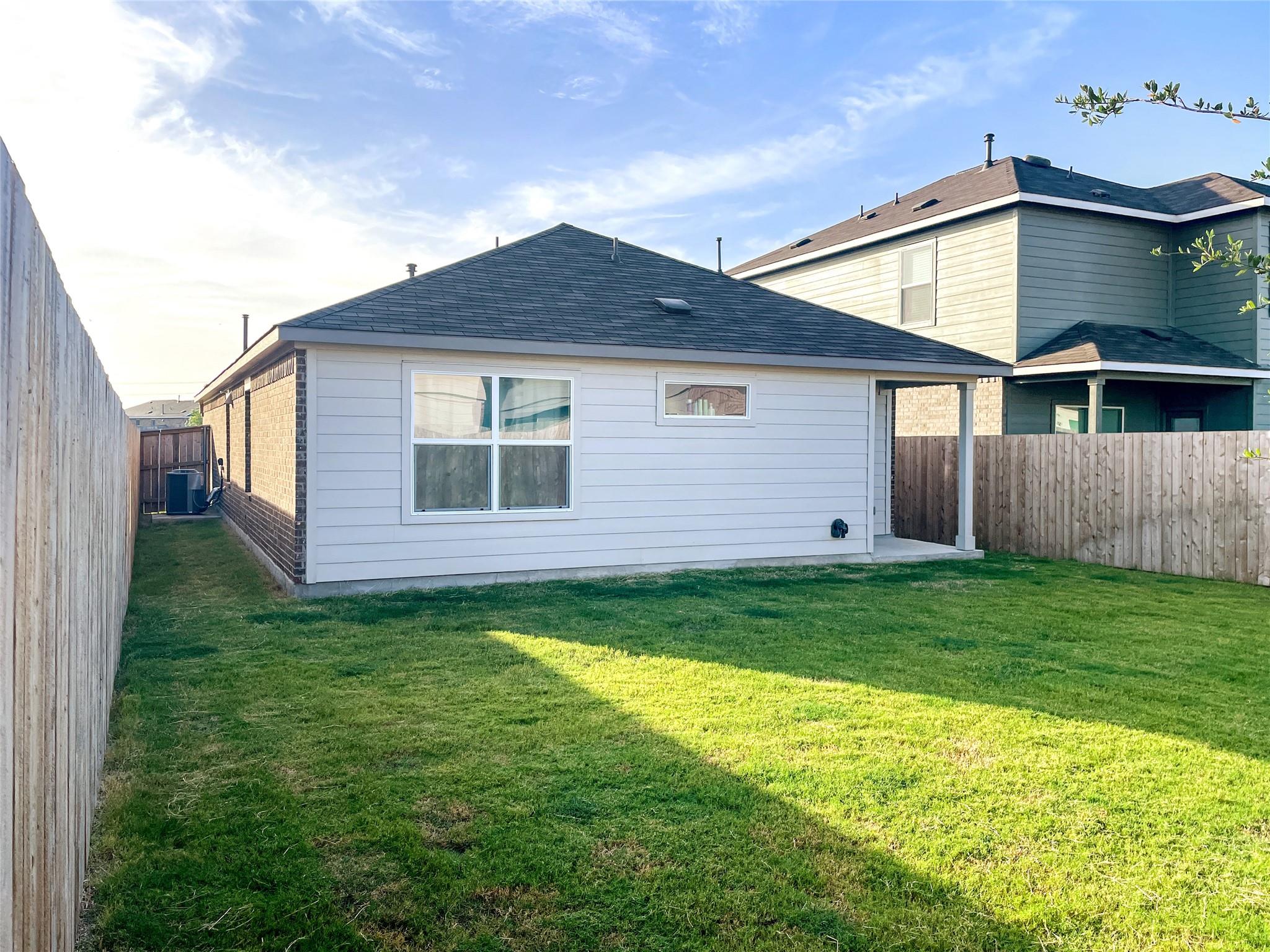 126 Allegro Dr, Hutto, TX 78634