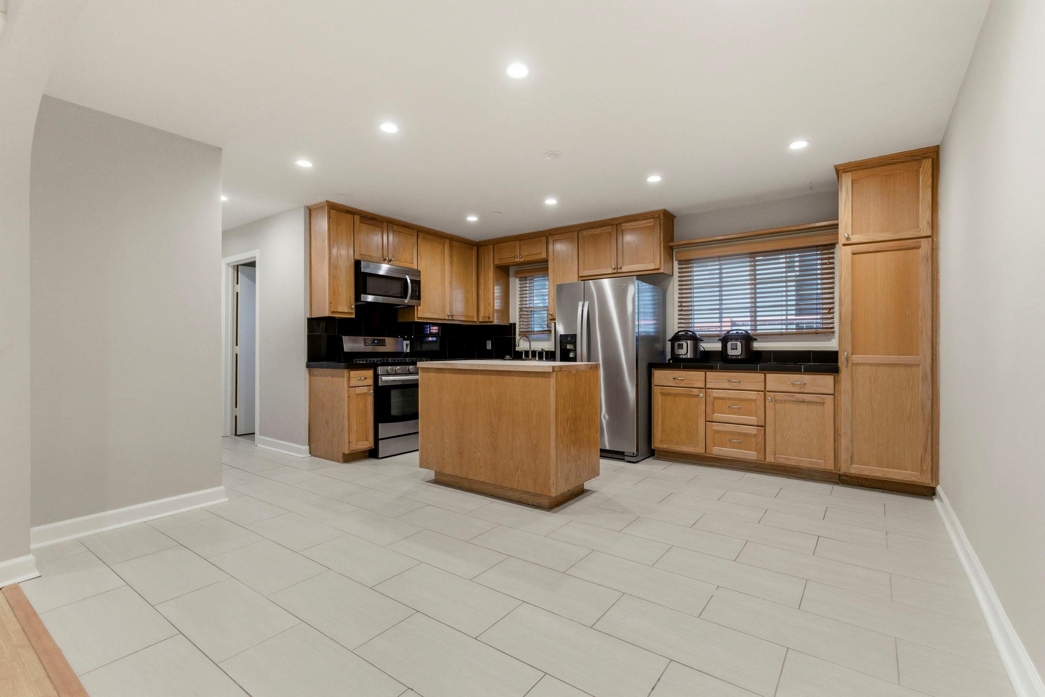 1504 W 39th 1/2 St, Austin, TX 78756