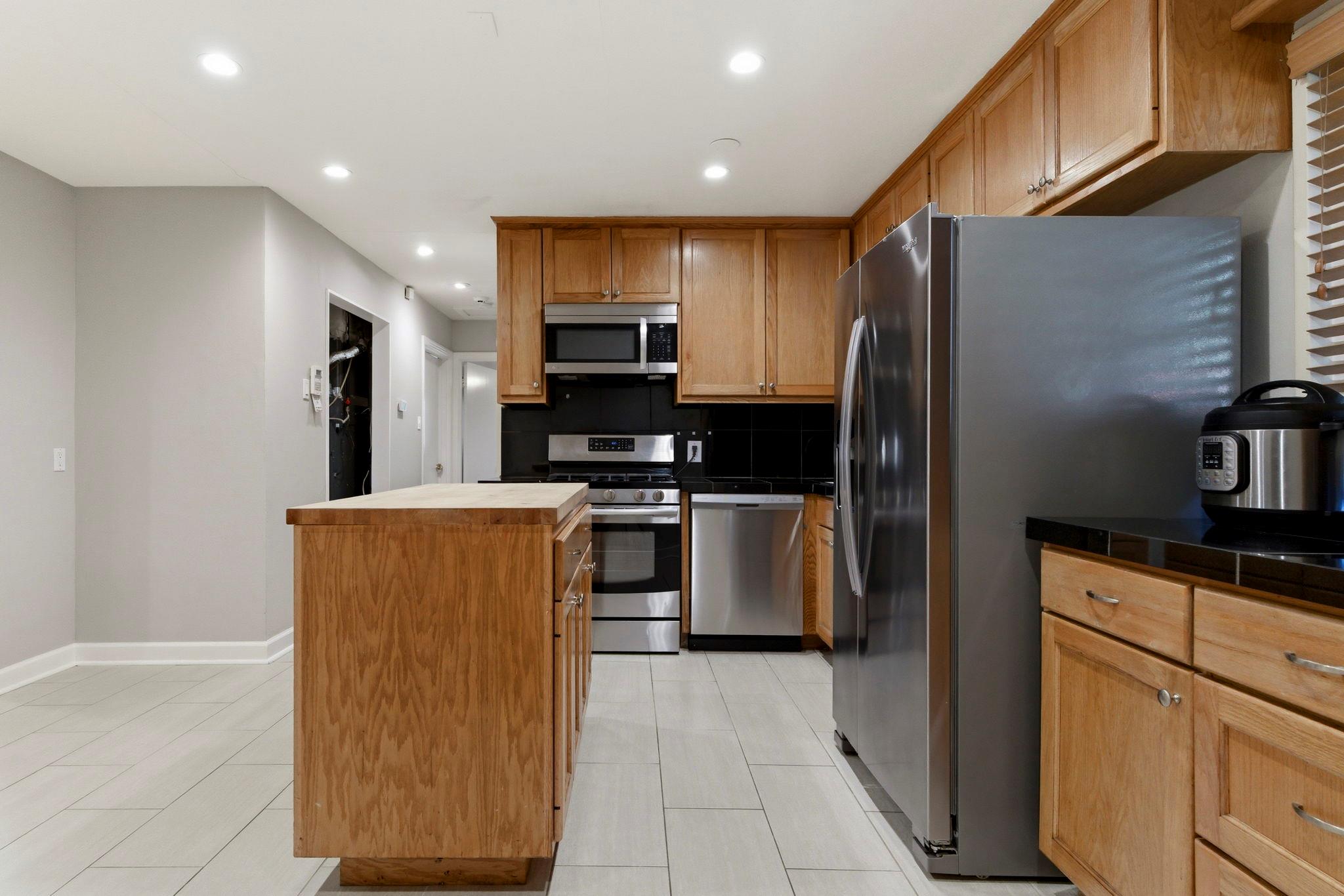 1504 W 39th 1/2 St, Austin, TX 78756