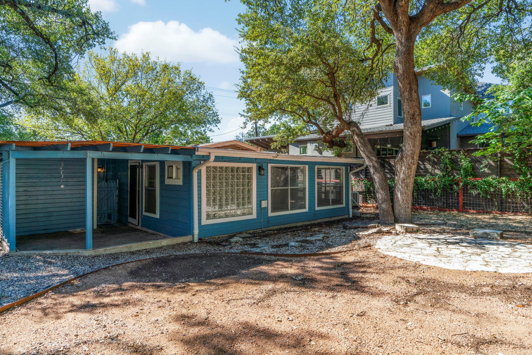 1504 W 39th 1/2 St, Austin, TX 78756