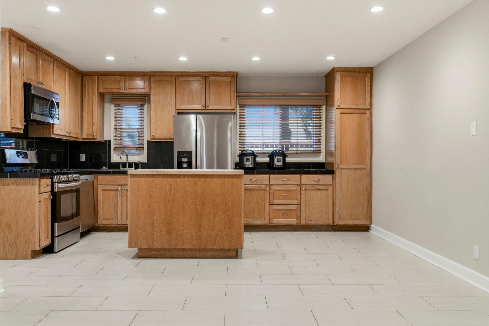 1504 W 39th 1/2 St, Austin, TX 78756