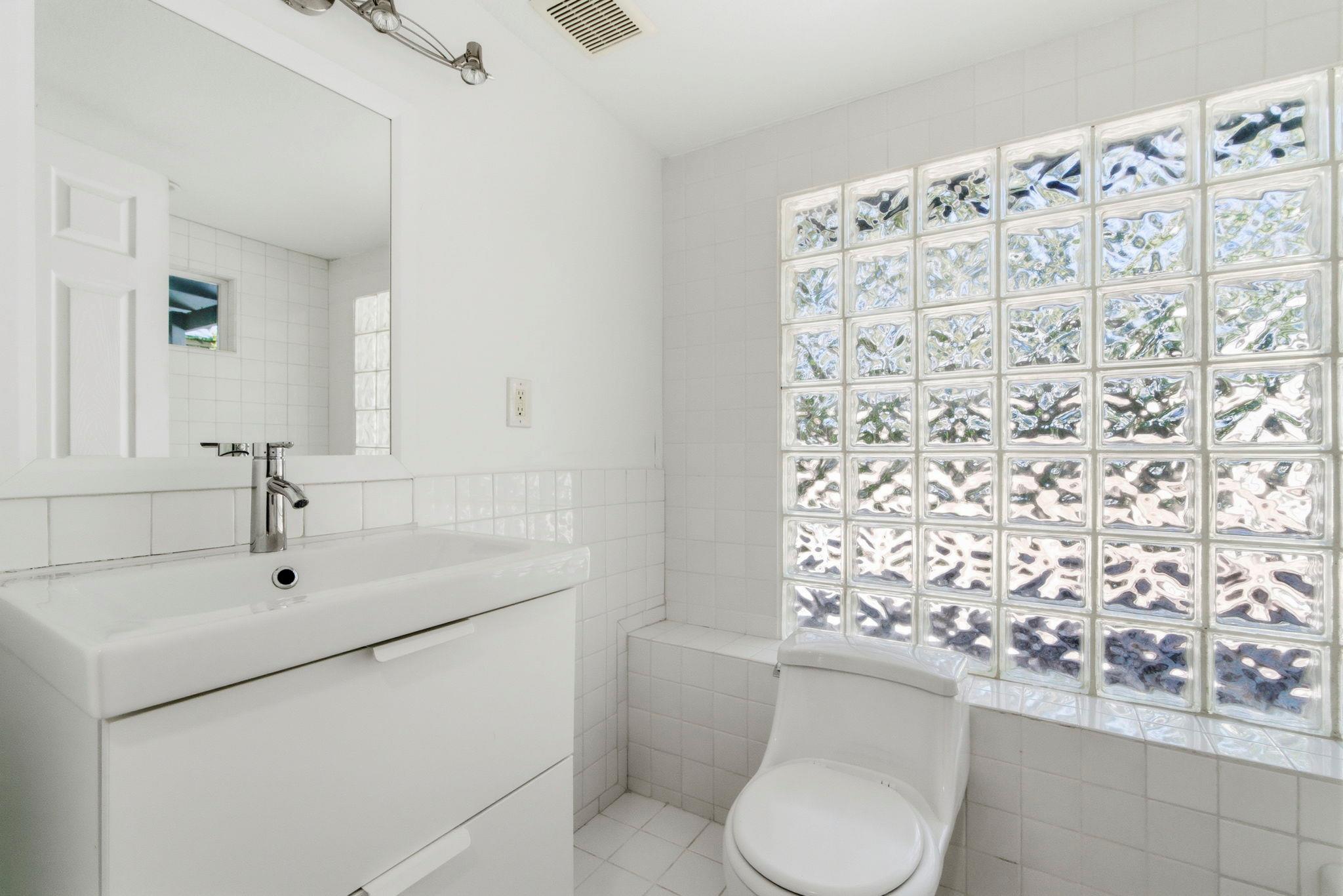 1504 W 39th 1/2 St, Austin, TX 78756