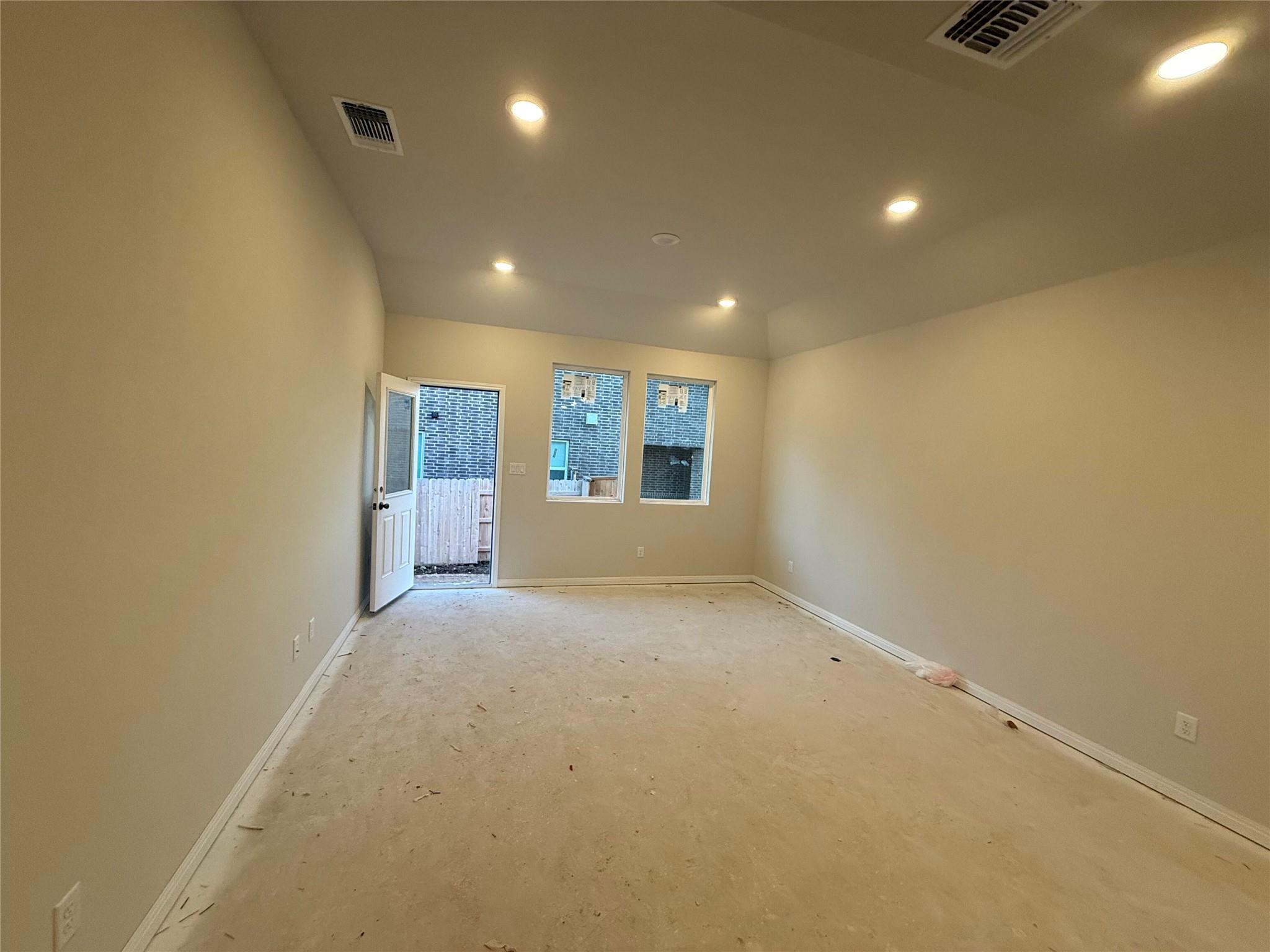 121 Baron Von Gator Dr, San Marcos, TX 78666