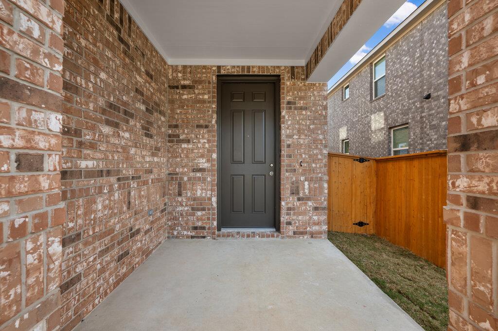 121 Baron Von Gator Dr, San Marcos, TX 78666