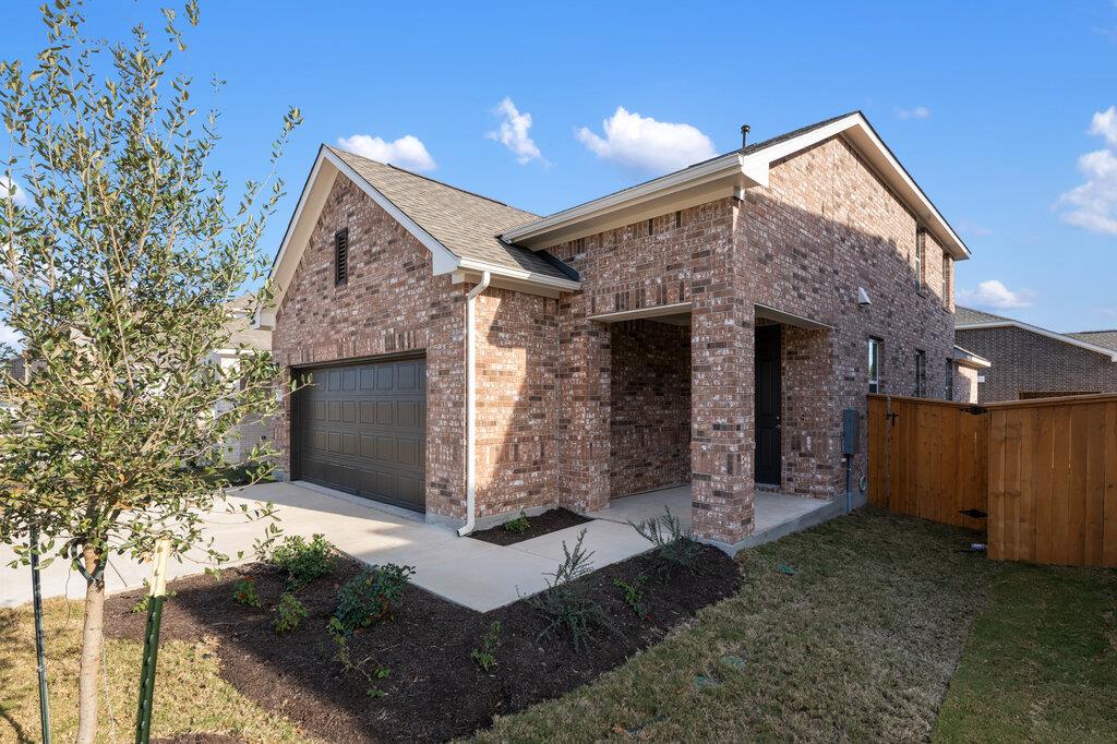 121 Baron Von Gator Dr, San Marcos, TX 78666