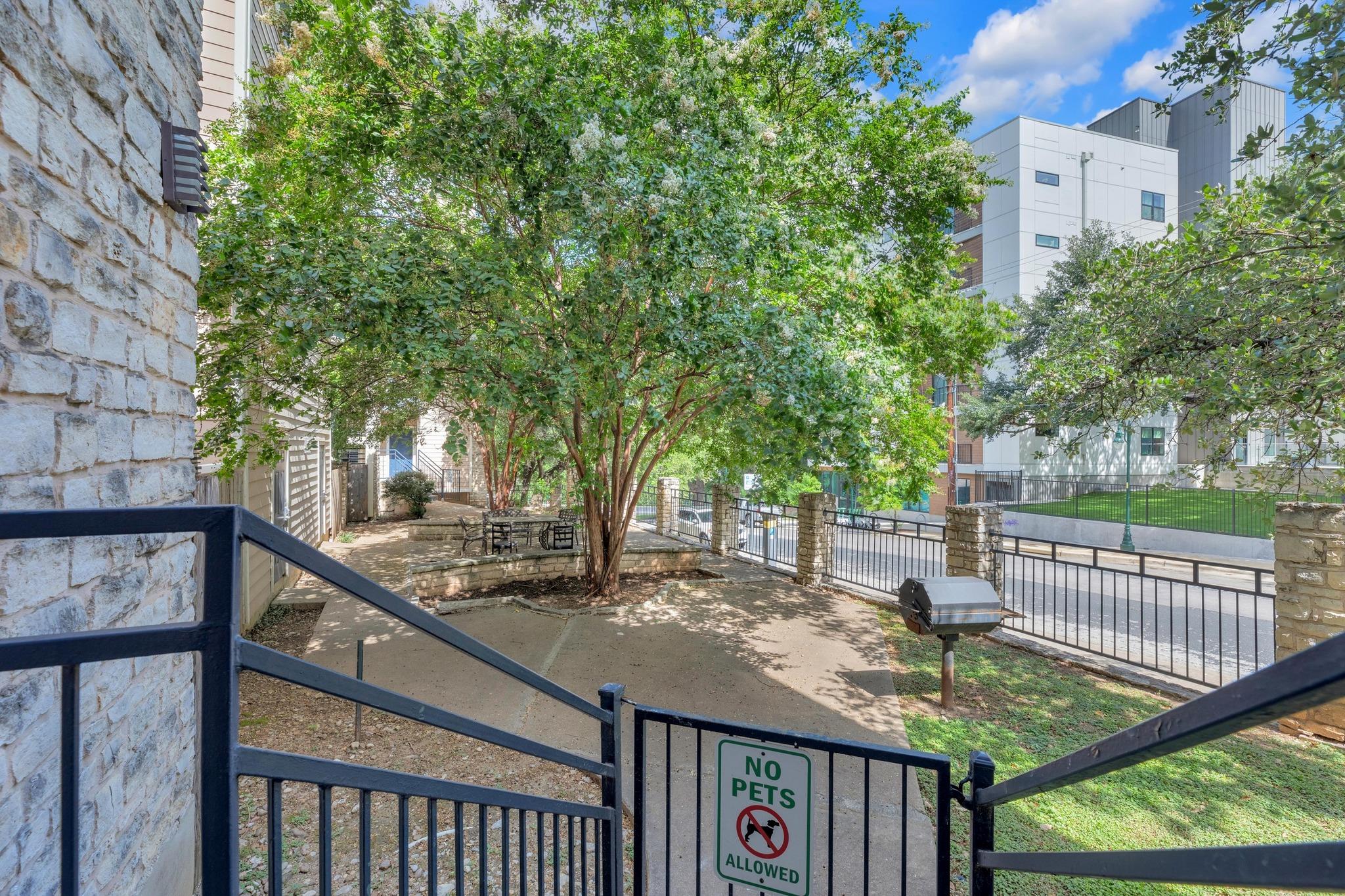 2414 Longview St # 101, Austin, TX 78705