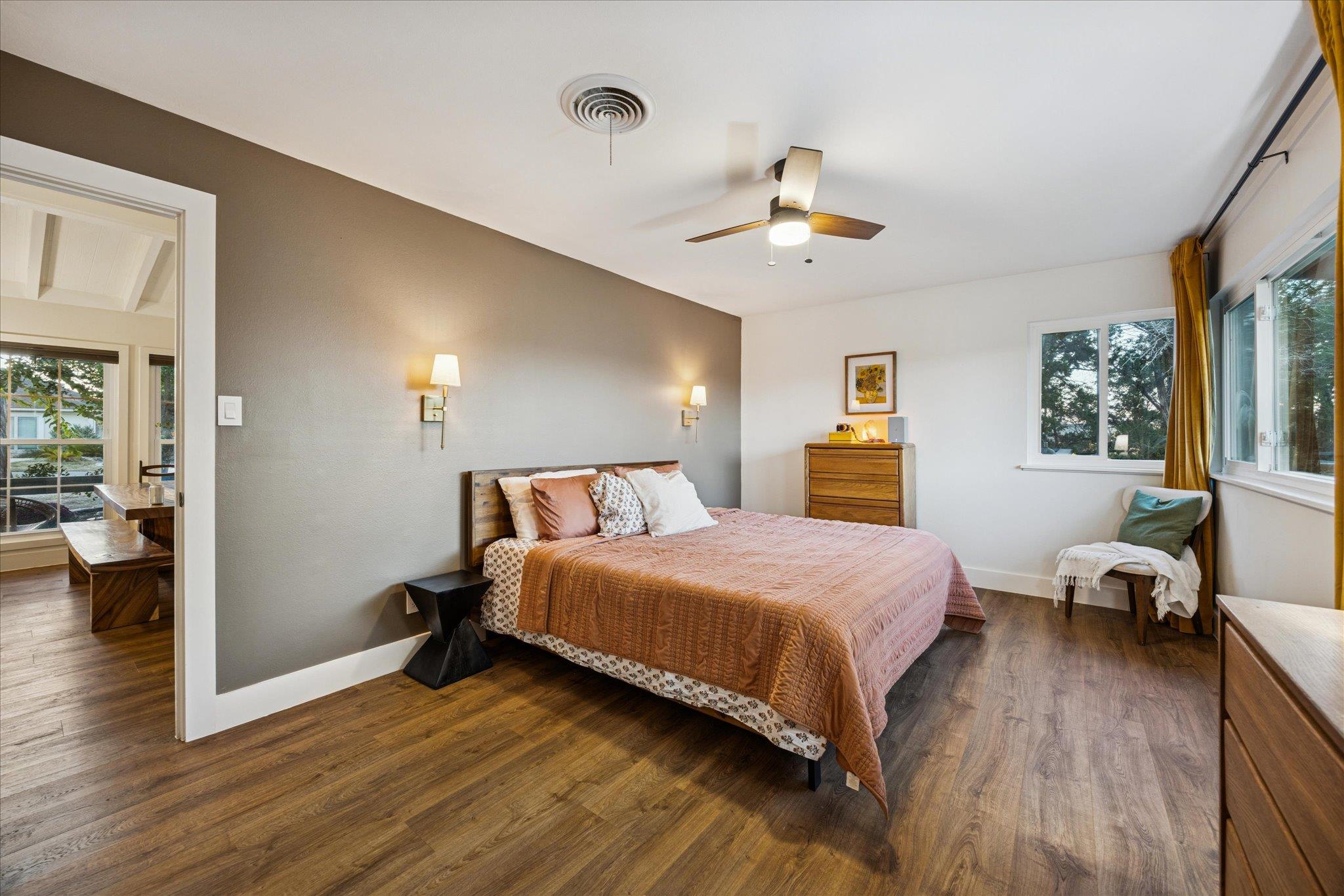 6407 Lynn Ln, Lago Vista, TX 78645