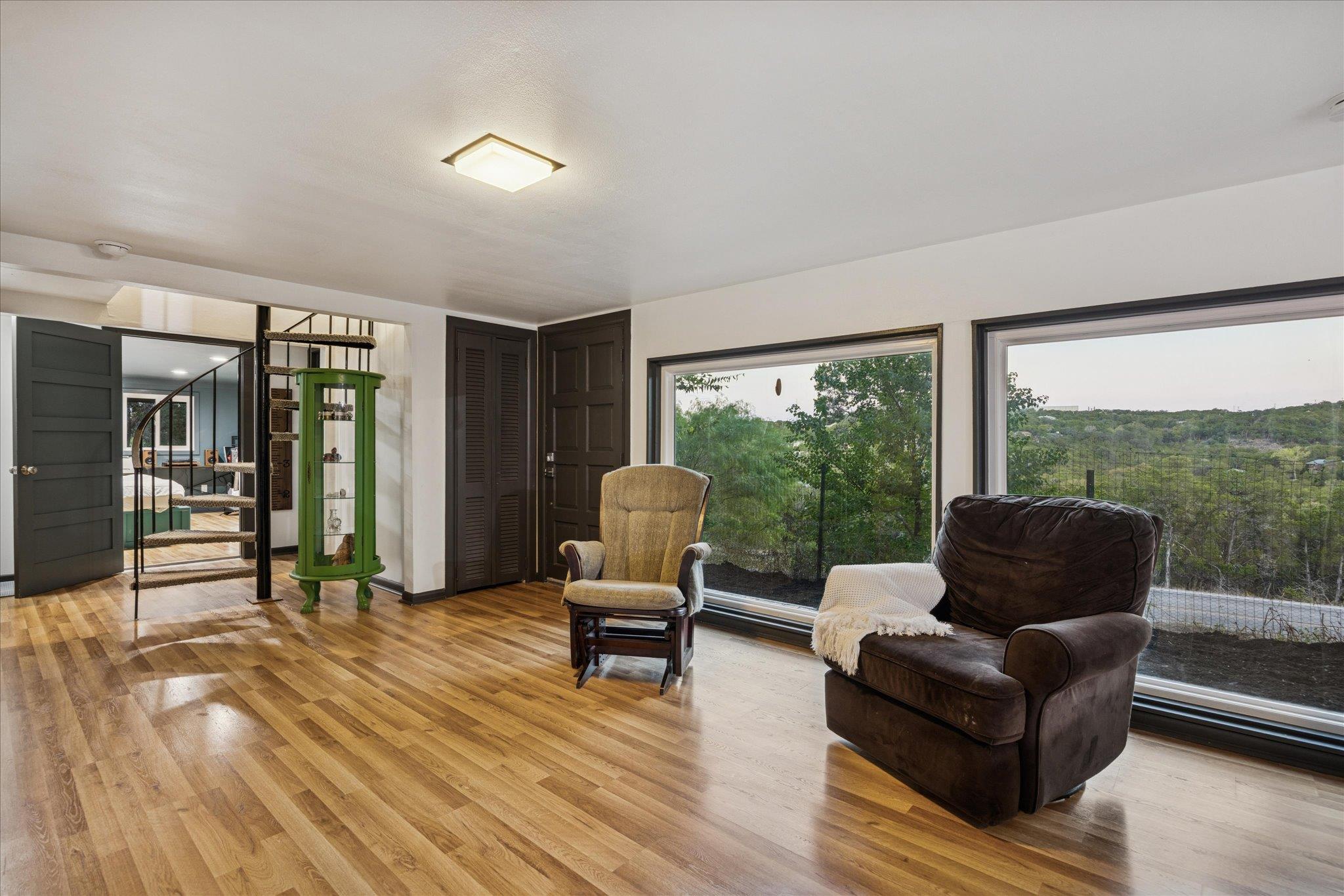 6407 Lynn Ln, Lago Vista, TX 78645