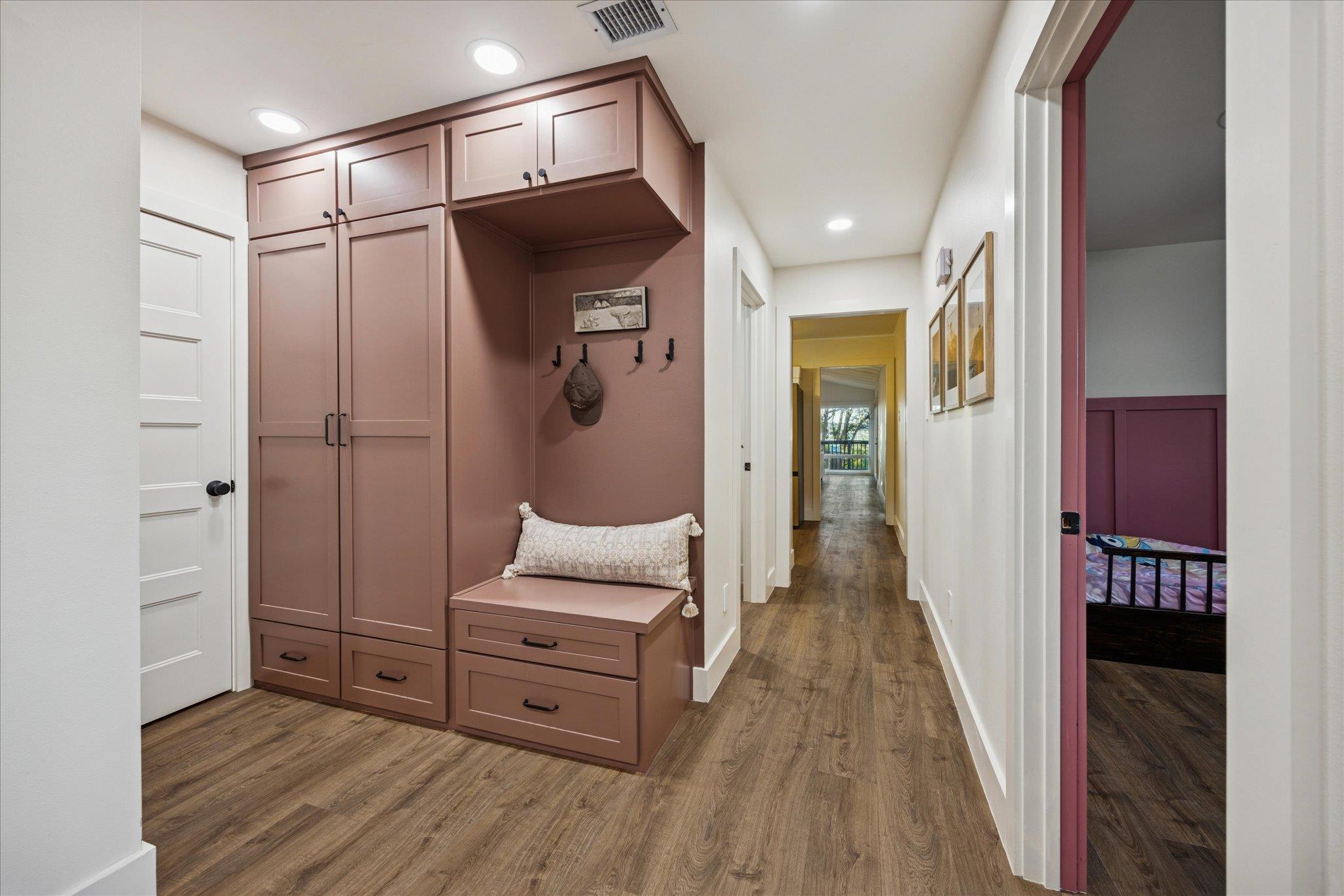 6407 Lynn Ln, Lago Vista, TX 78645