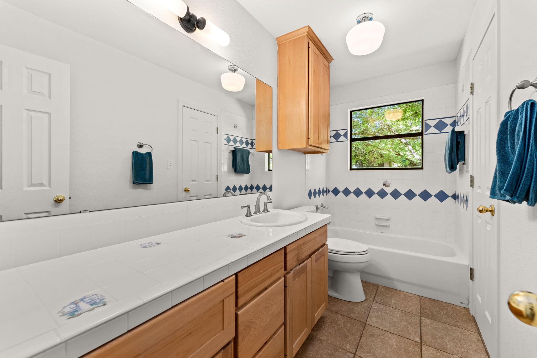 800 Spur 191, Spicewood, TX 78669