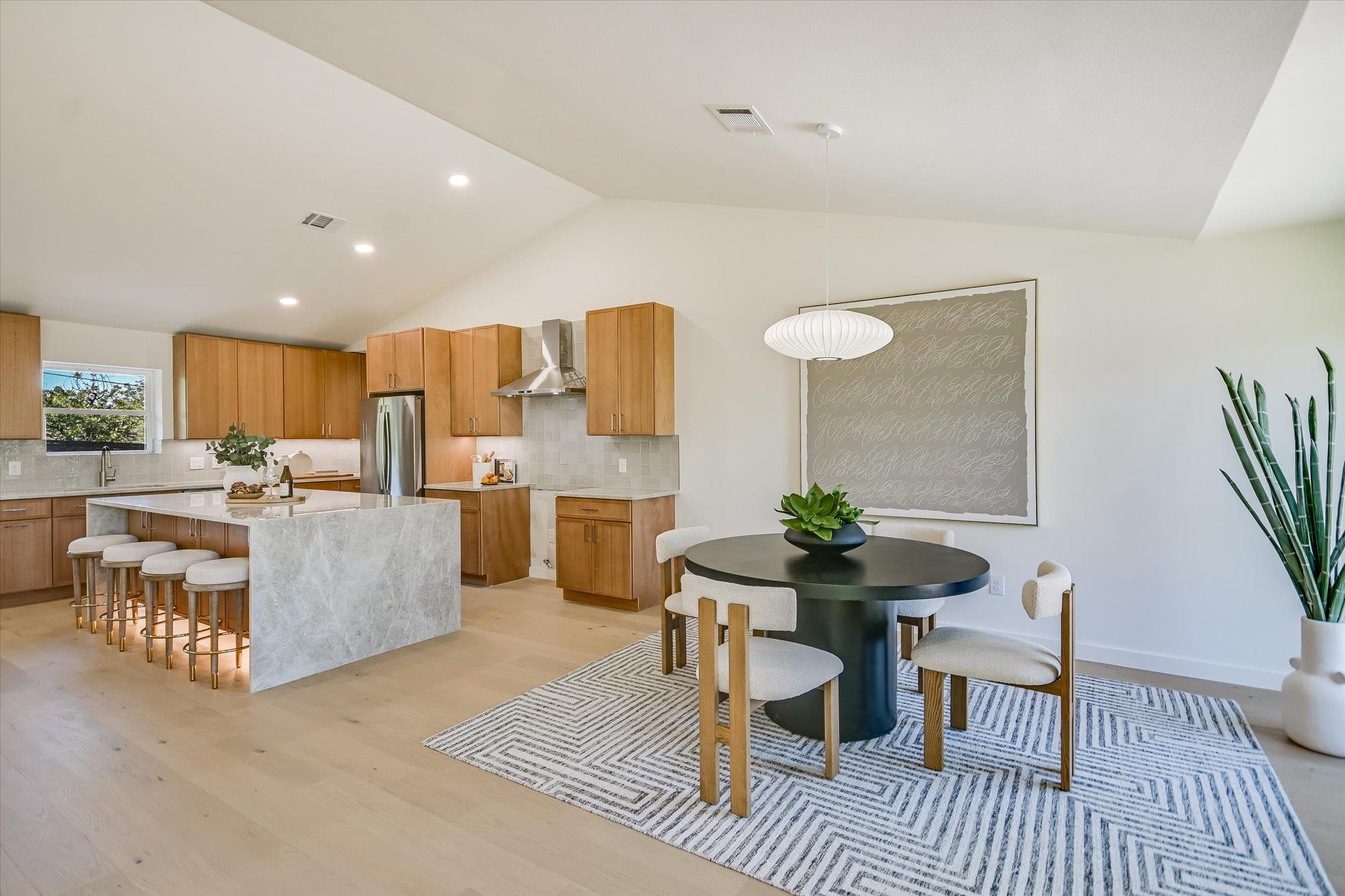 2401 Rogge Ln, Austin, TX 78723