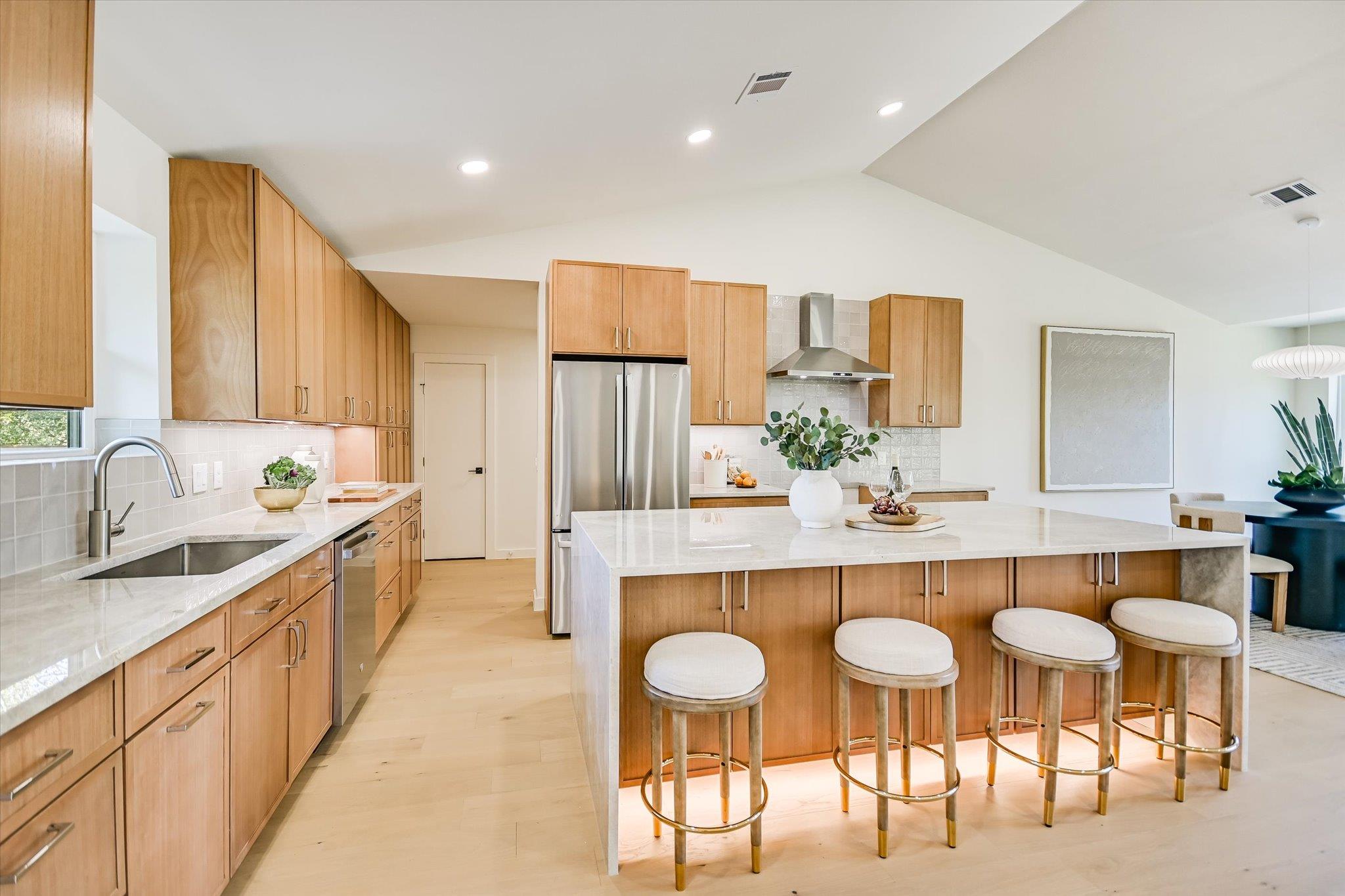 2401 Rogge Ln, Austin, TX 78723