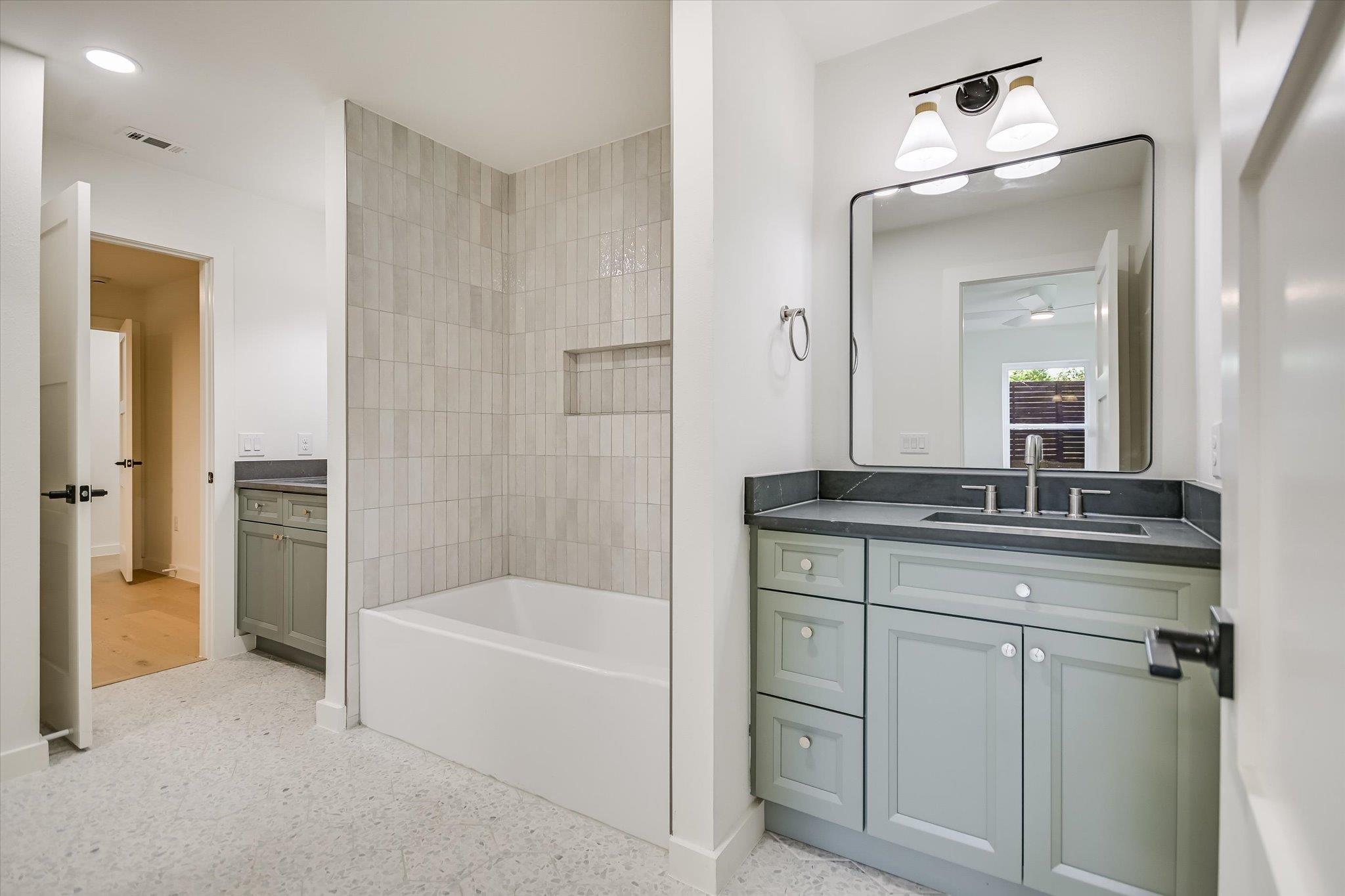 2401 Rogge Ln, Austin, TX 78723