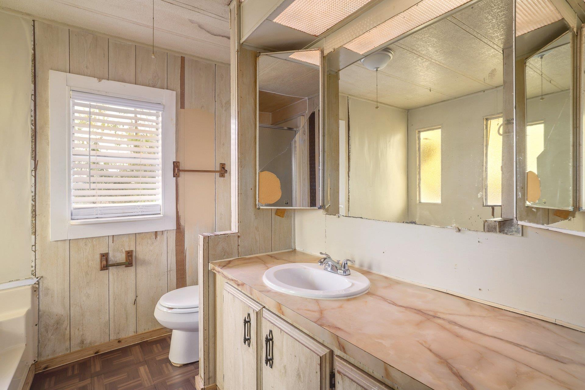 9054 Fm 713, Dale, TX 78616