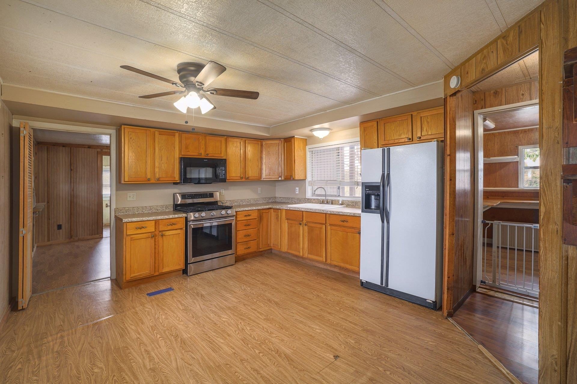 9054 Fm 713, Dale, TX 78616