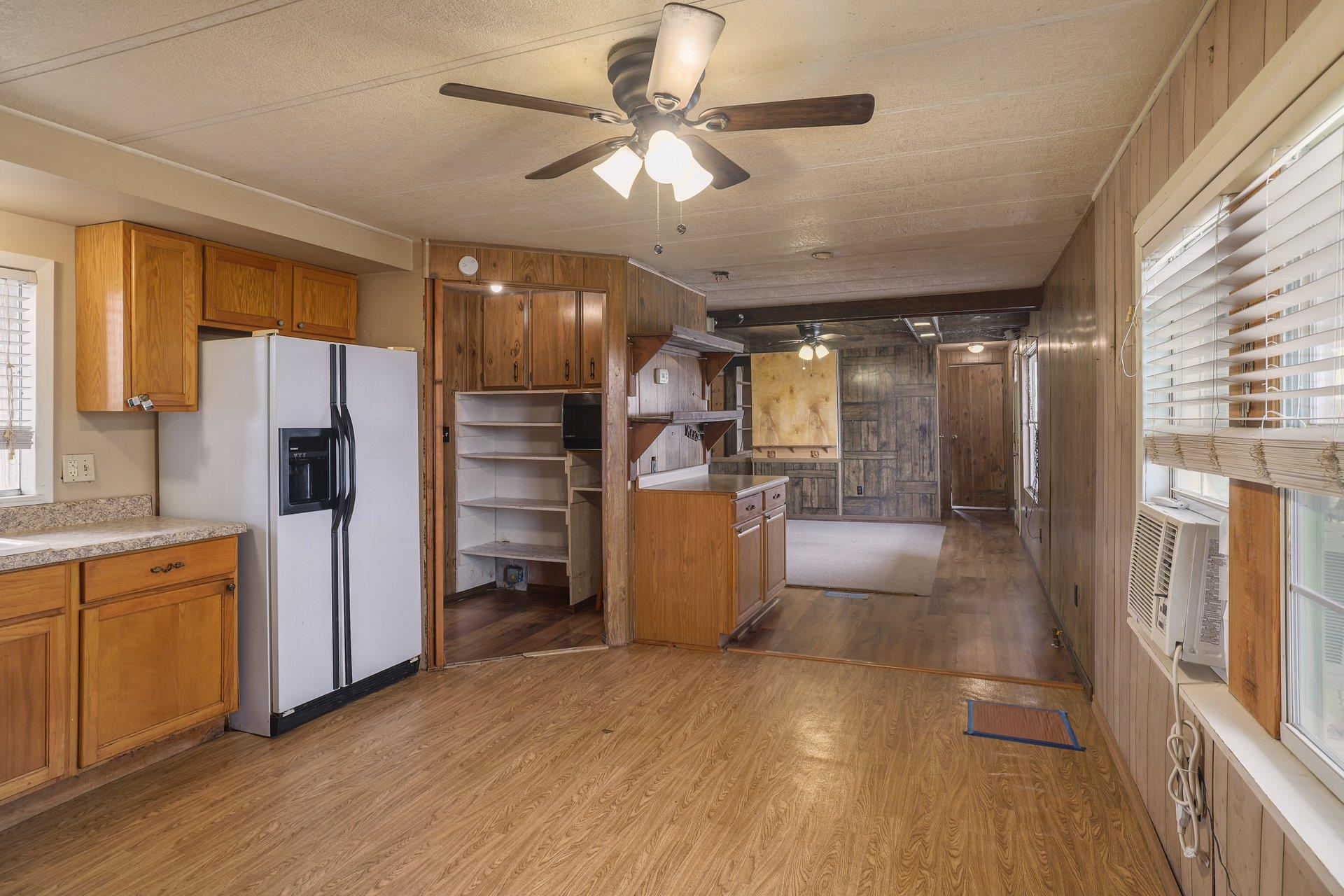 9054 Fm 713, Dale, TX 78616