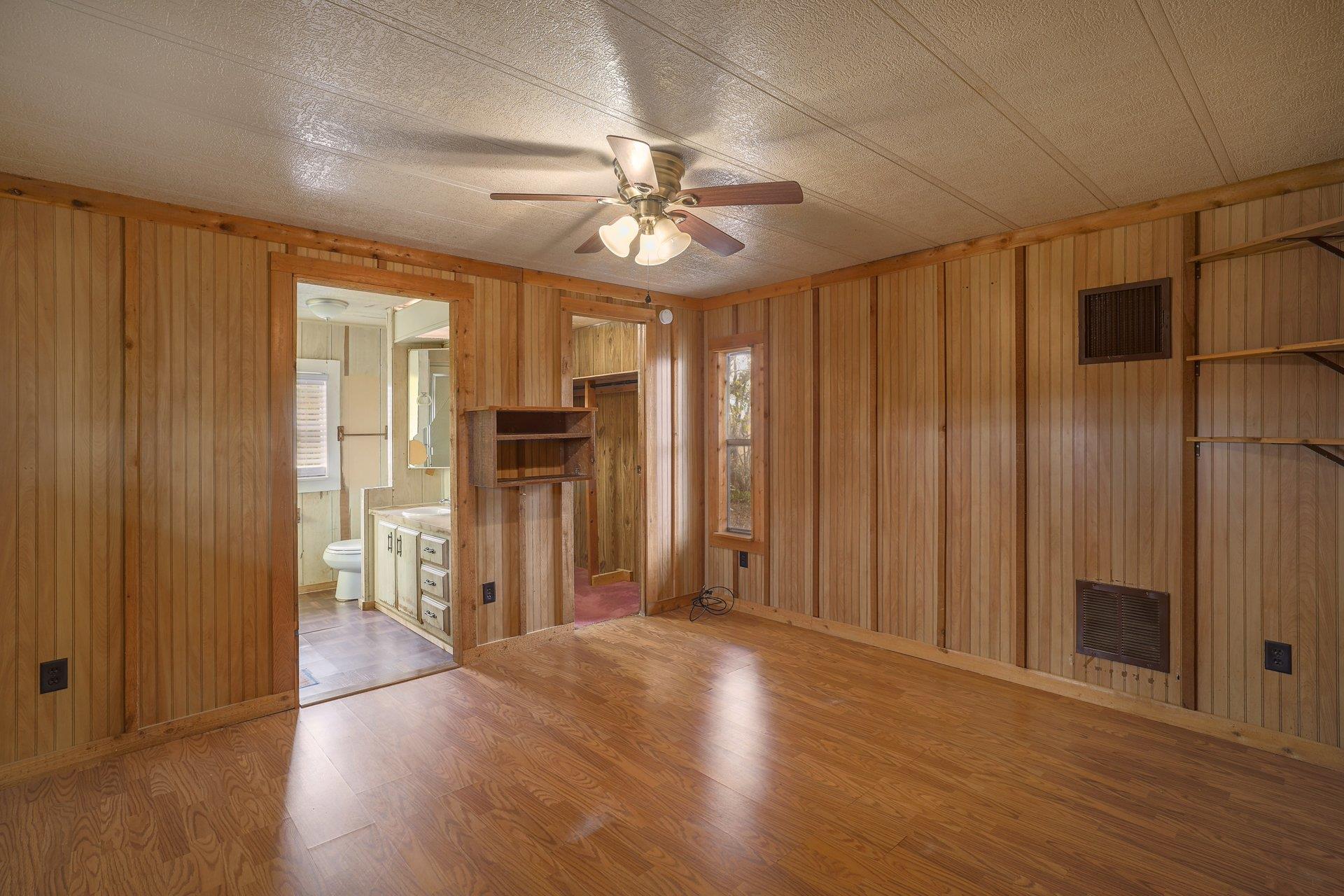 9054 Fm 713, Dale, TX 78616