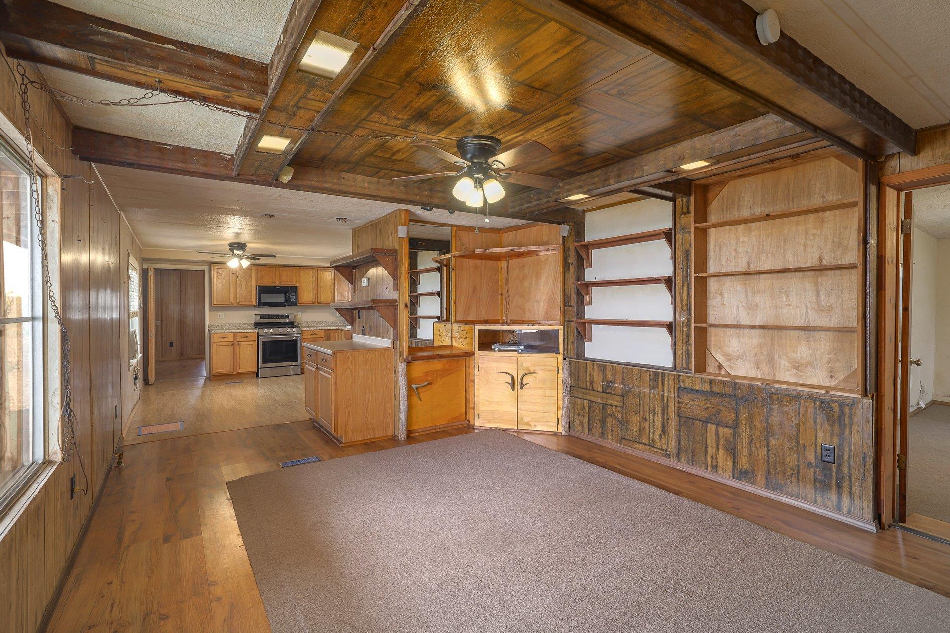 9054 Fm 713, Dale, TX 78616