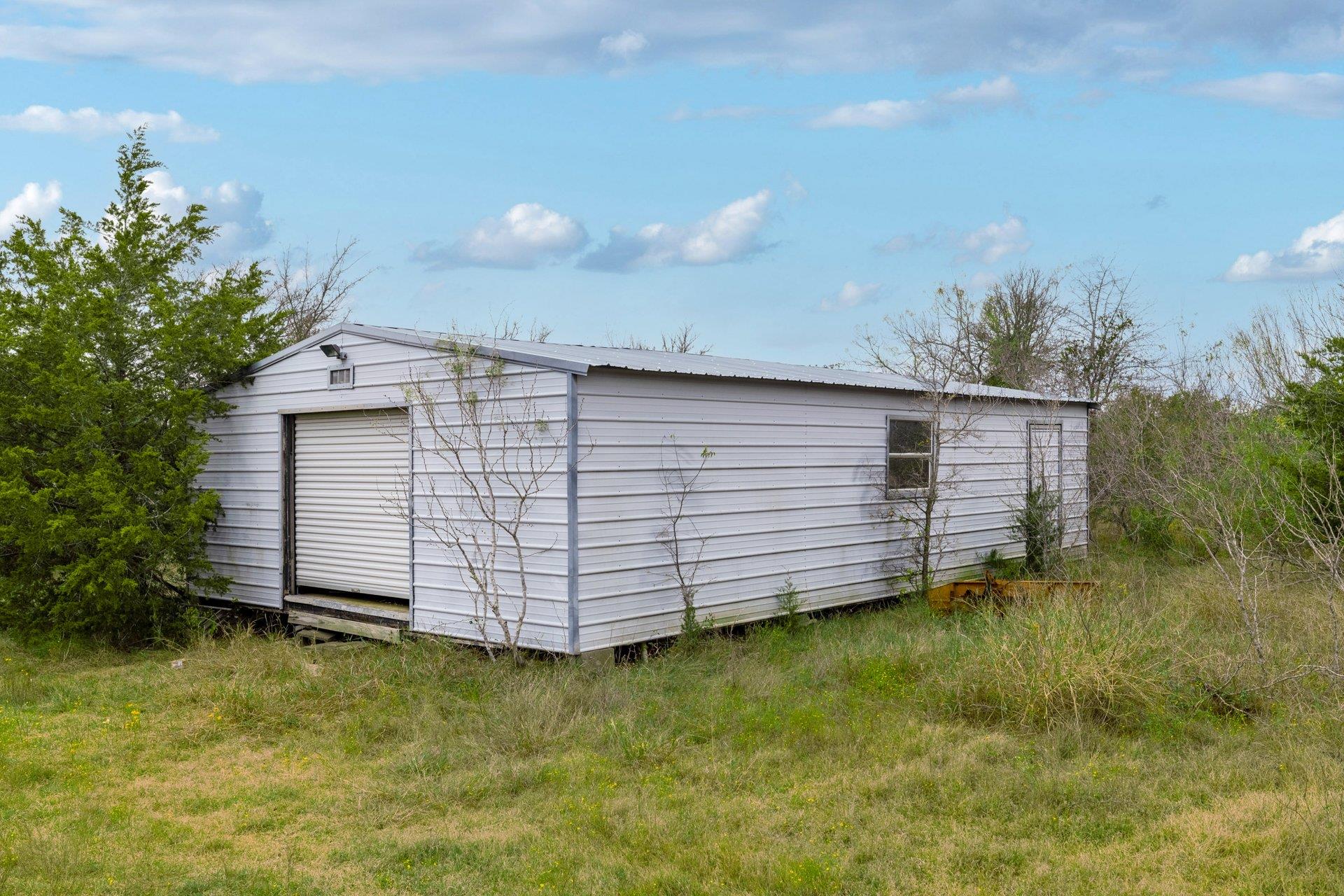 9054 Fm 713, Dale, TX 78616