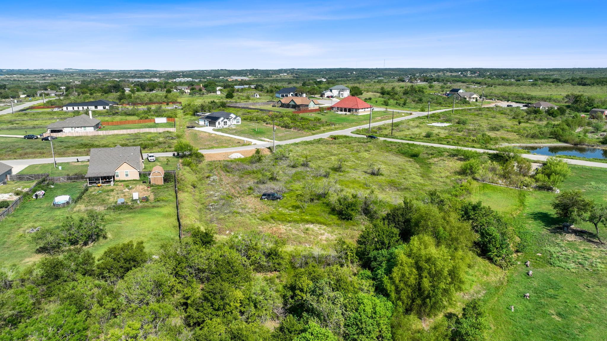 296 E Ridge Ln, Niederwald, TX 78640