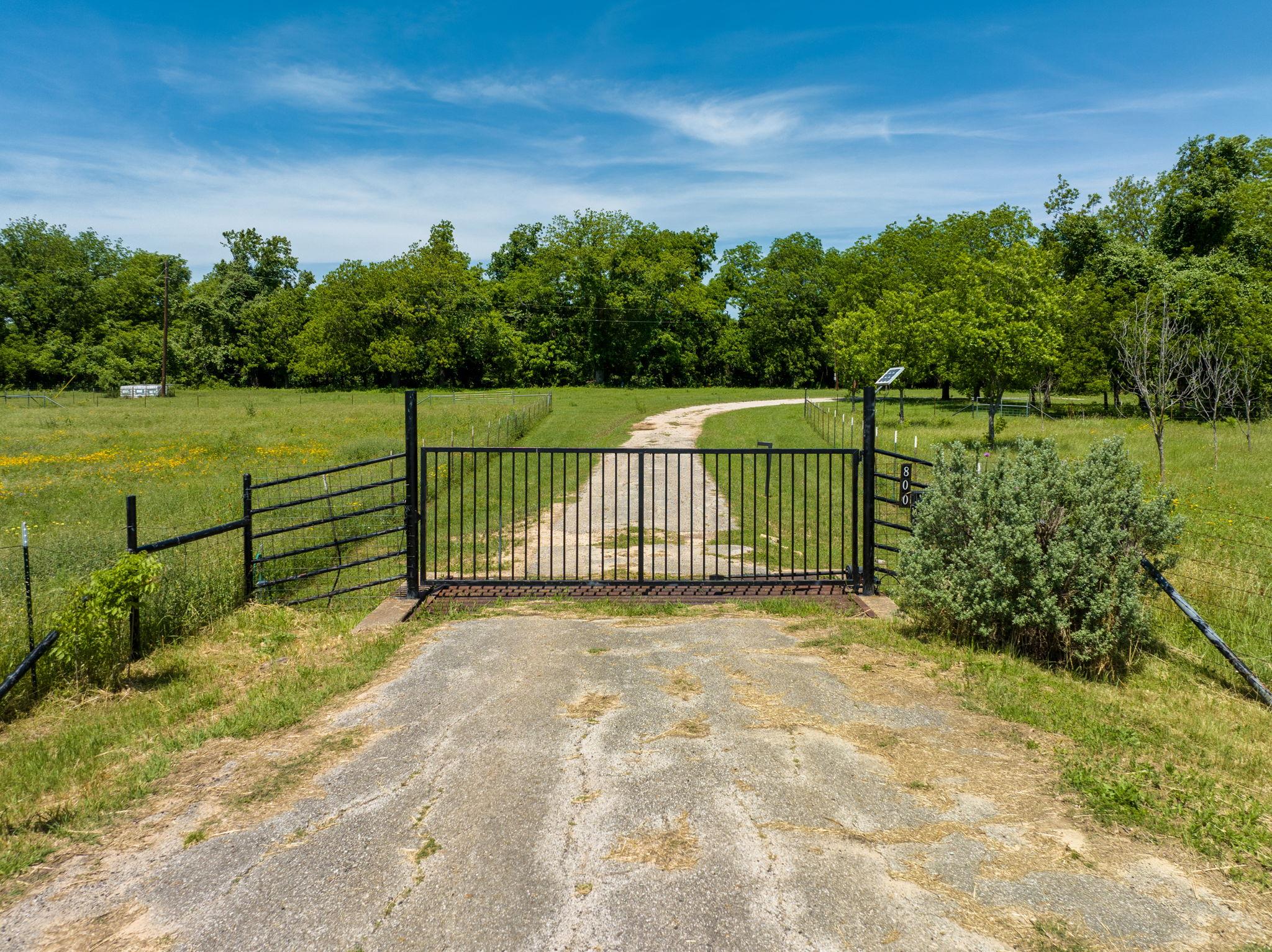 800 Spur 191, Spicewood, TX 78669