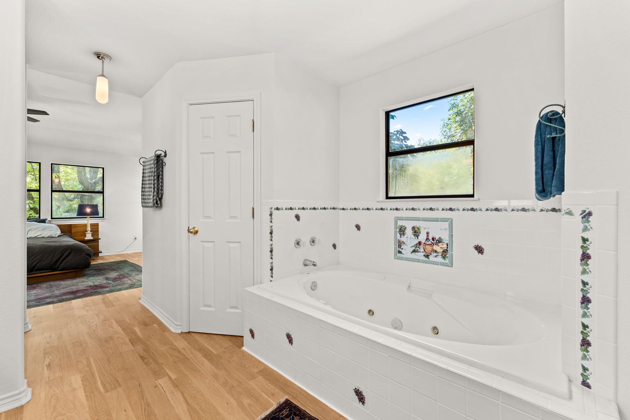 800 Spur 191, Spicewood, TX 78669