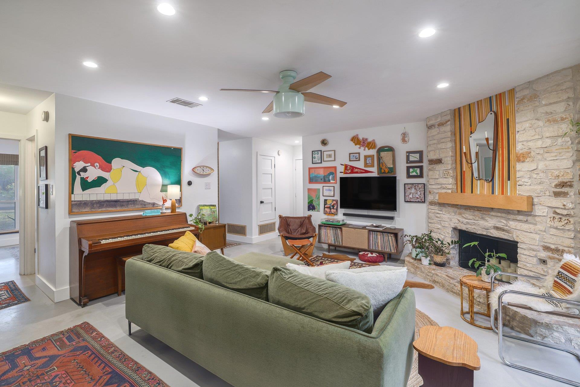 7801 Wakefield Dr, Austin, TX 78749