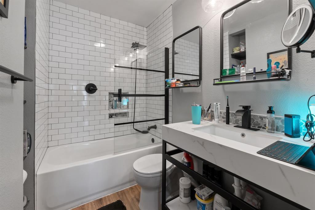 203 E 31st St # 305, Austin, TX 78705