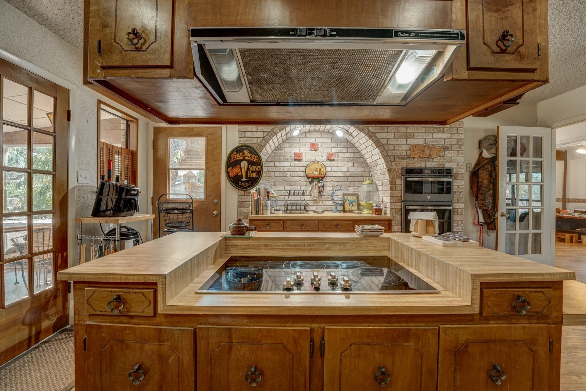 2650 County Road 204, Liberty Hill, TX 78642