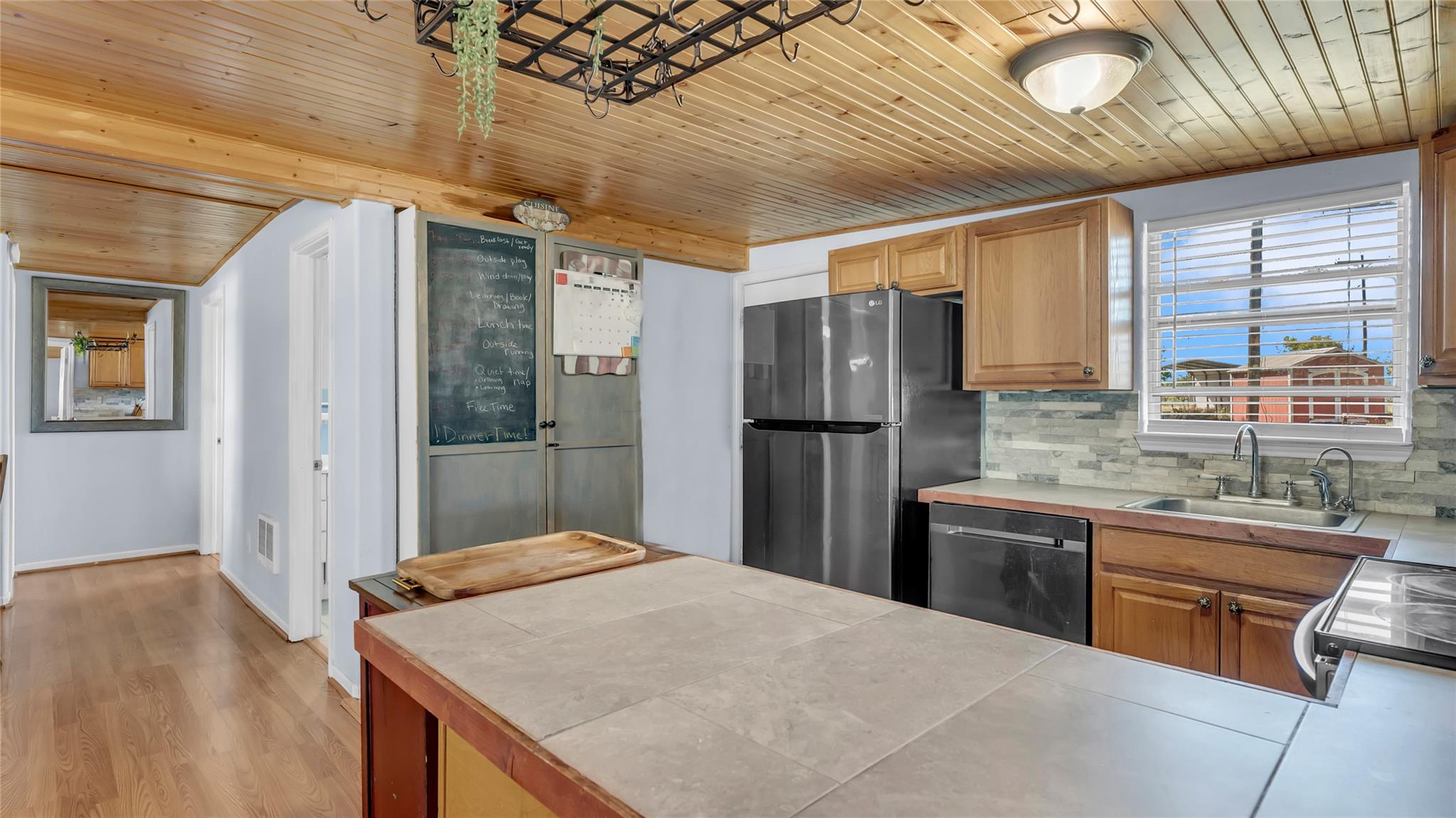 1415 Bee Ln, Tow, TX 78672