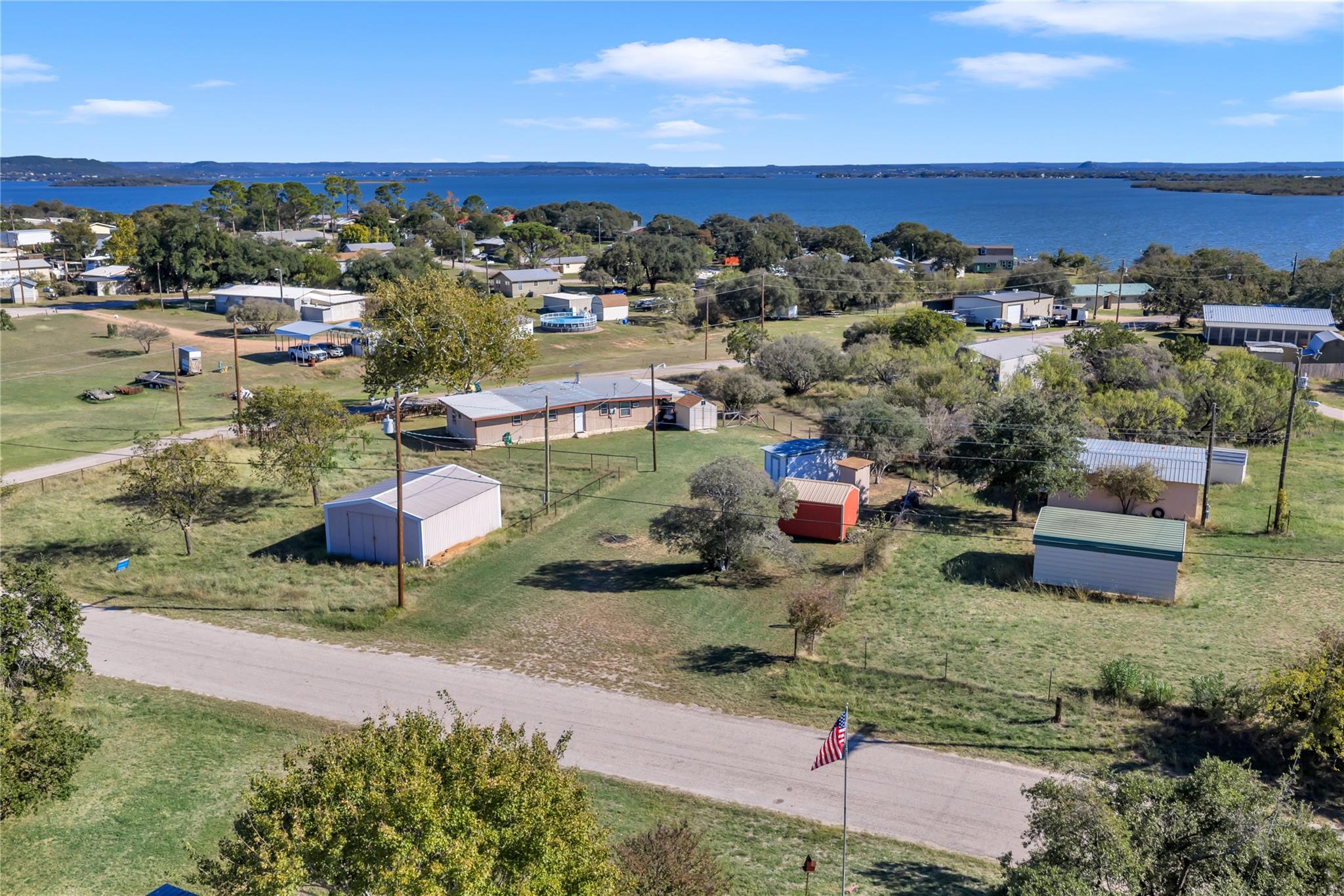 1415 Bee Ln, Tow, TX 78672