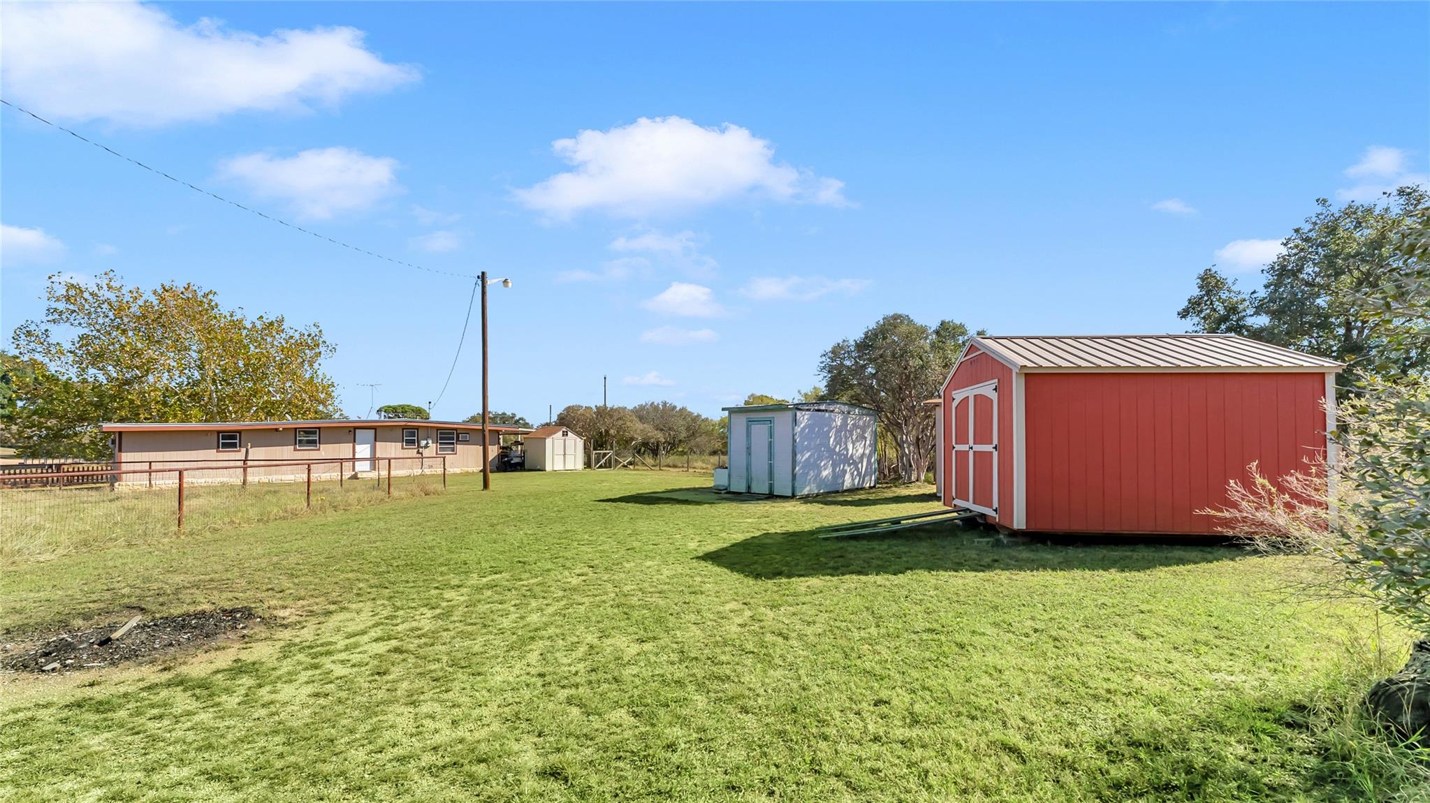 1415 Bee Ln, Tow, TX 78672