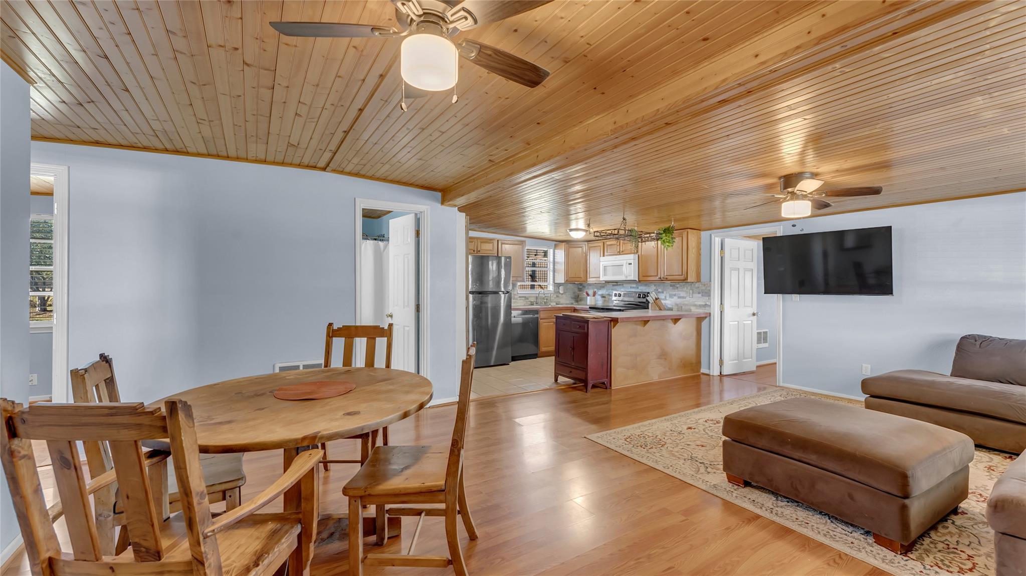 1415 Bee Ln, Tow, TX 78672