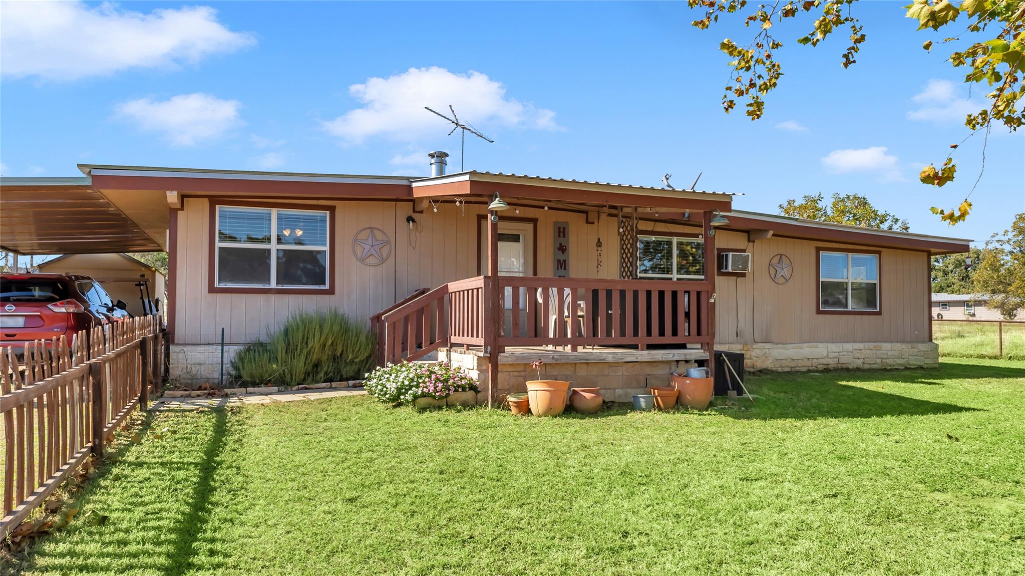 1415 Bee Ln, Tow, TX 78672