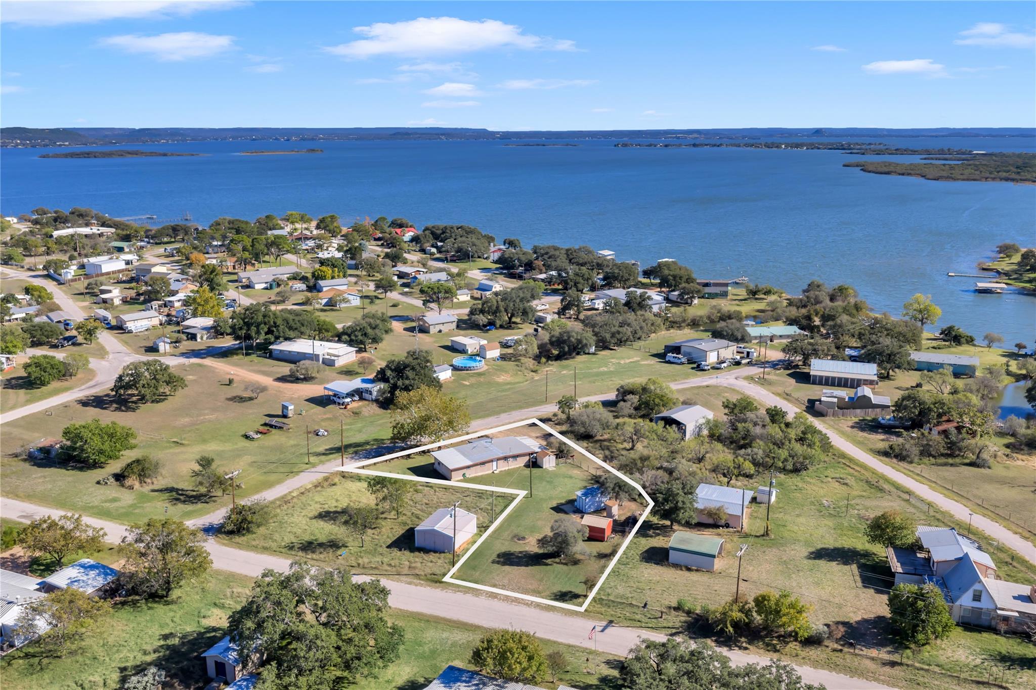 1415 Bee Ln, Tow, TX 78672